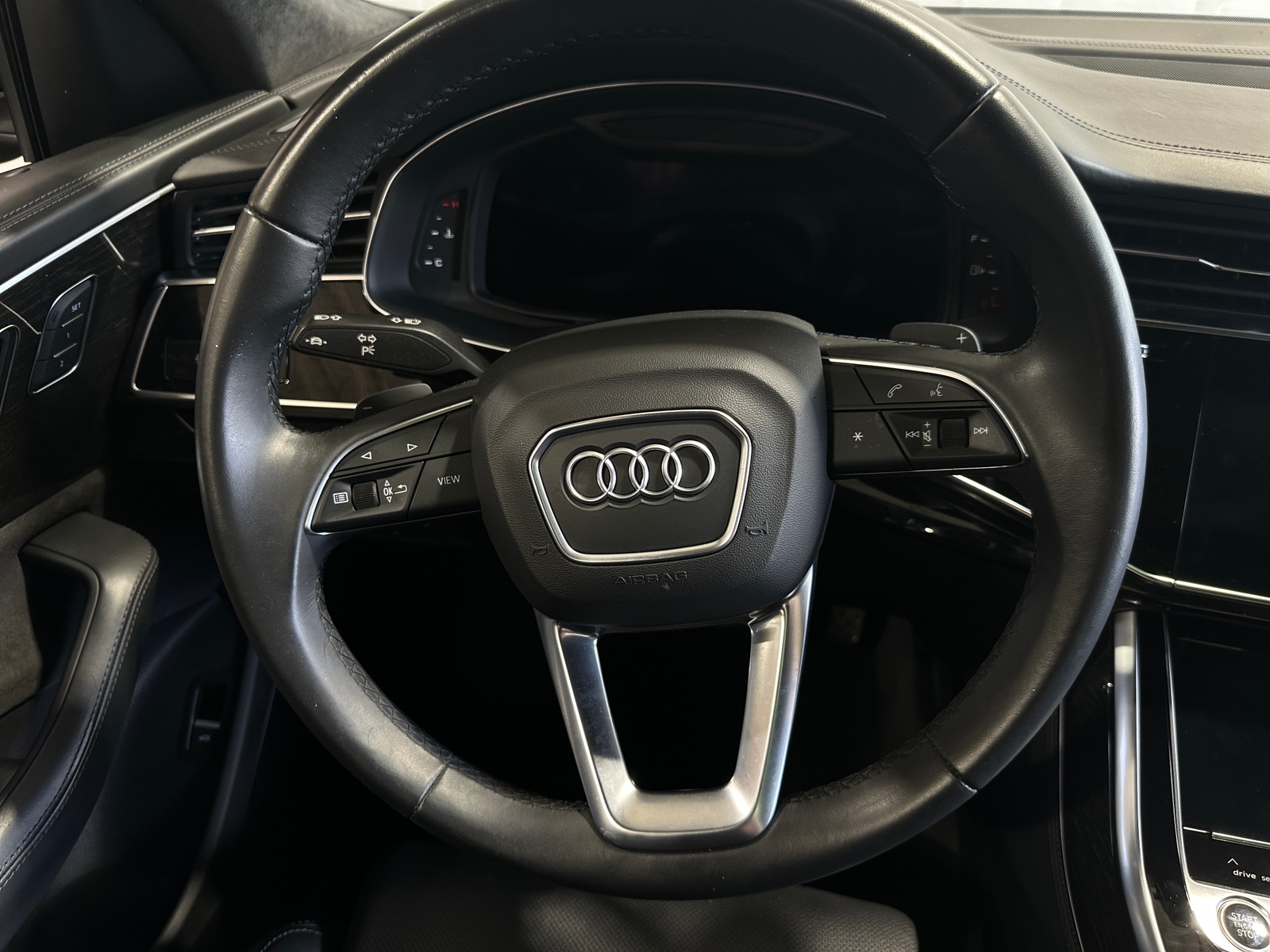 Thumbnail: 2021 Audi Q8 - 4