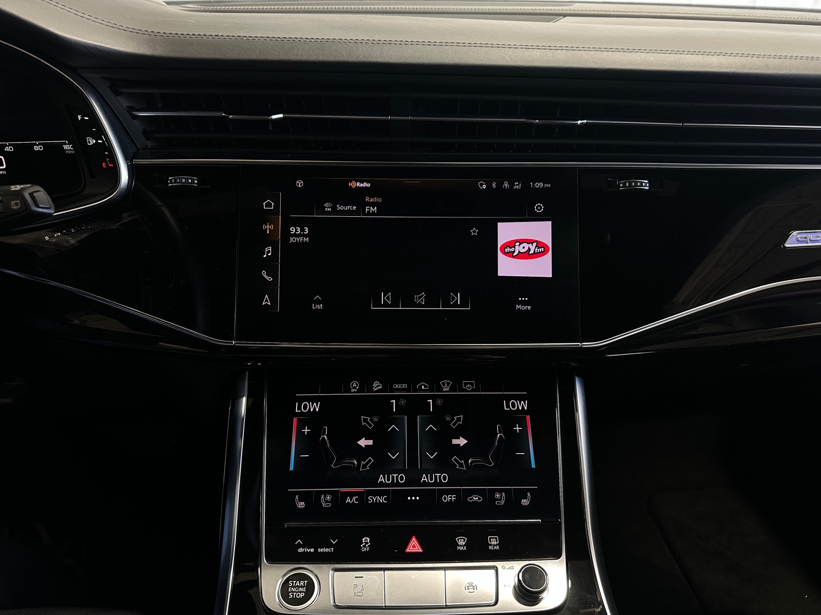 Thumbnail: 2021 Audi Q8 - 3