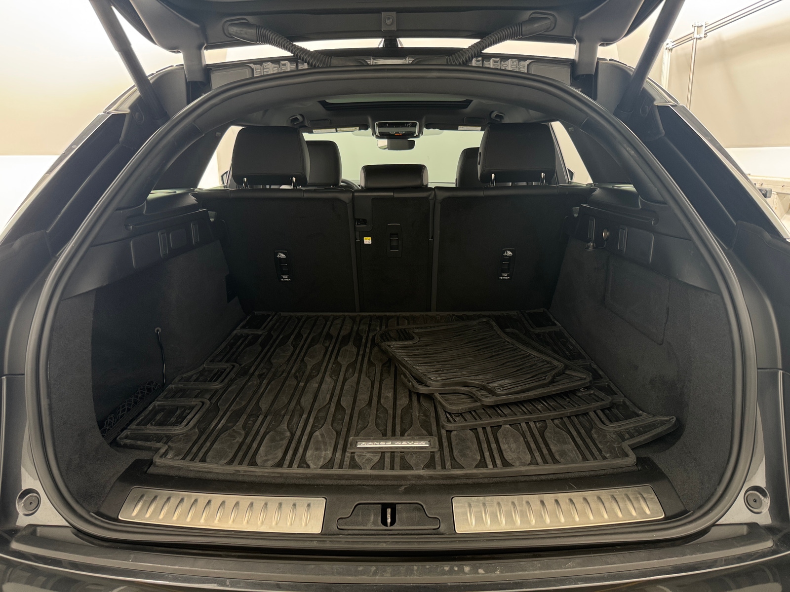 Thumbnail: 2026 Land Rover Range Rover Velar - 6