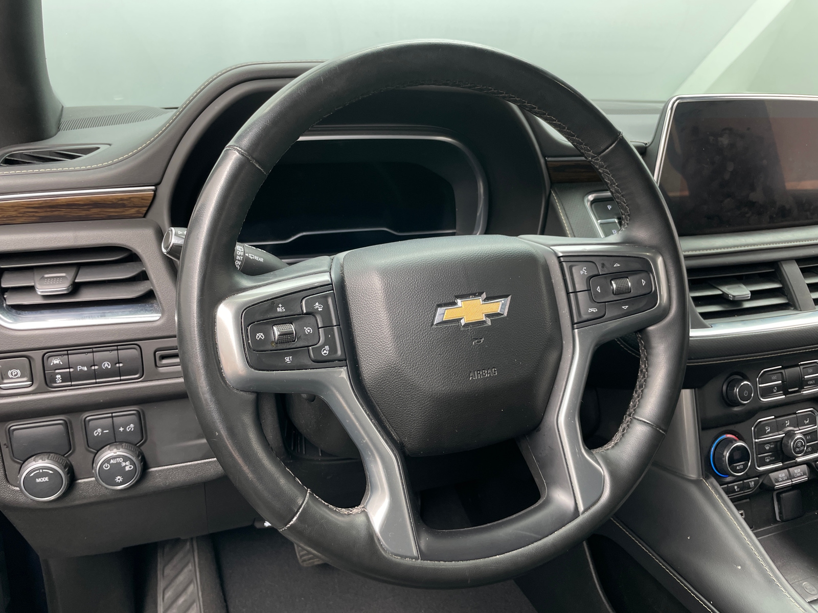 Thumbnail: 2023 Chevrolet Tahoe - 4