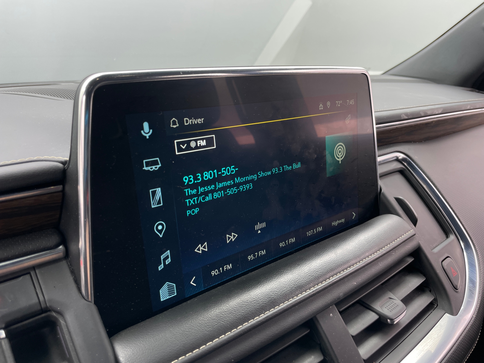 Thumbnail: 2023 Chevrolet Tahoe - 3