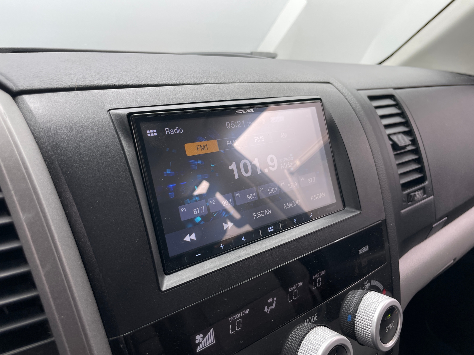 Thumbnail: 2013 Toyota Sequoia - 4