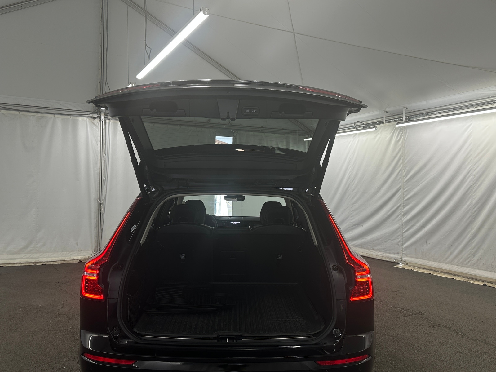 Thumbnail: 2022 Volvo XC60 - 7