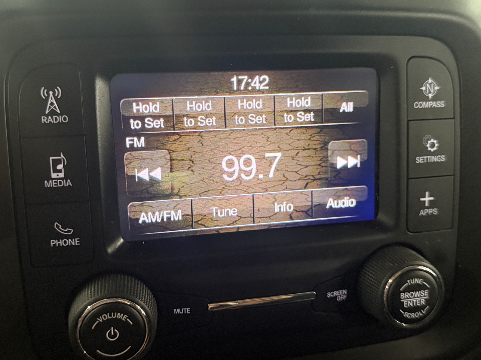Thumbnail: 2019 Jeep Renegade - 4