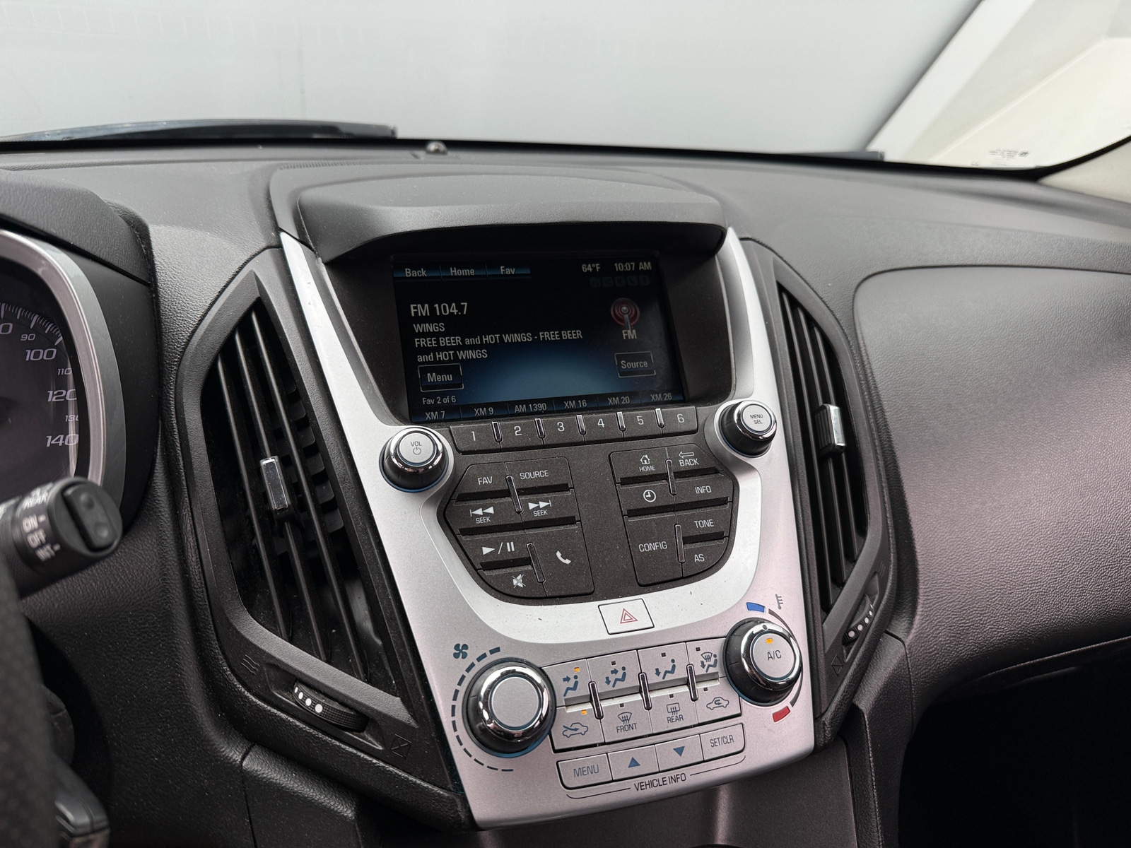 Thumbnail: 2017 Chevrolet Equinox - 4