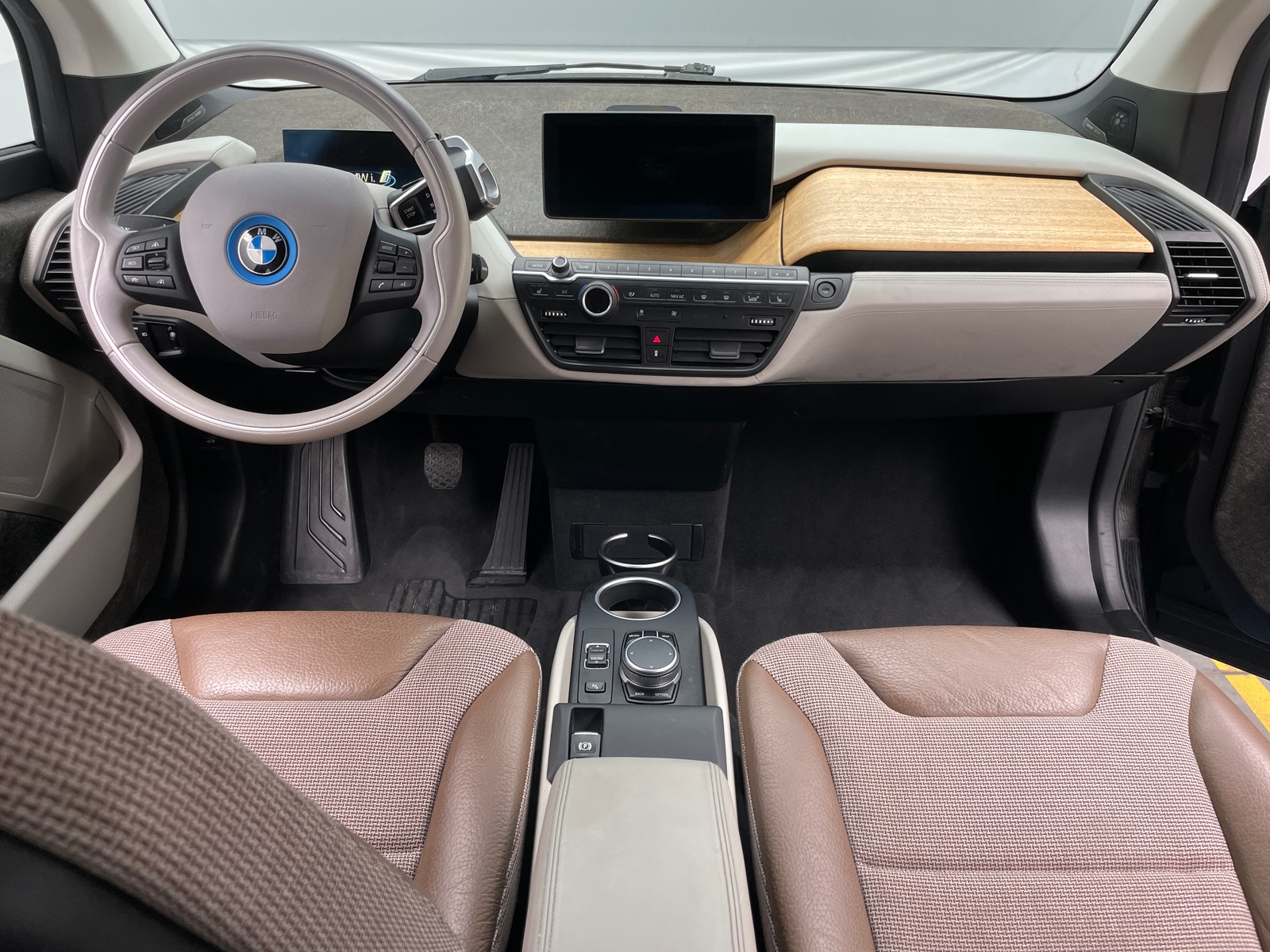 Thumbnail: 2018 BMW i3 - 3