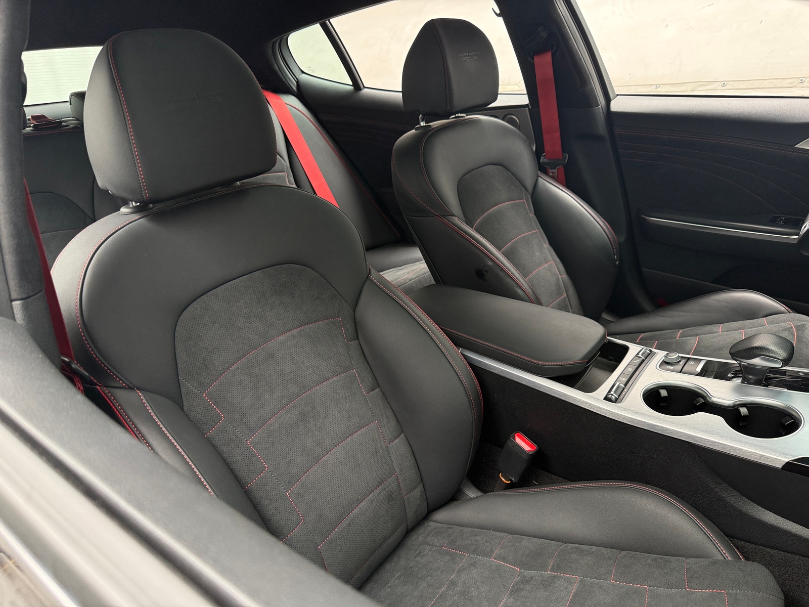 Thumbnail: 2023 Kia Stinger - 2