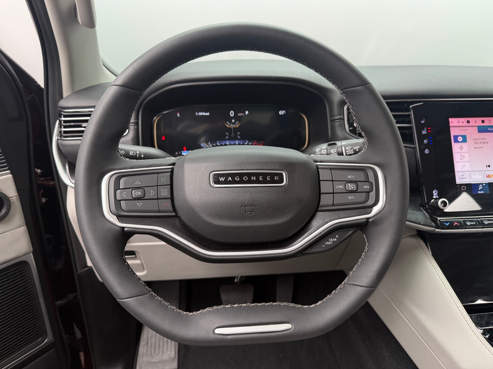 Thumbnail: 2023 Jeep Wagoneer - 4