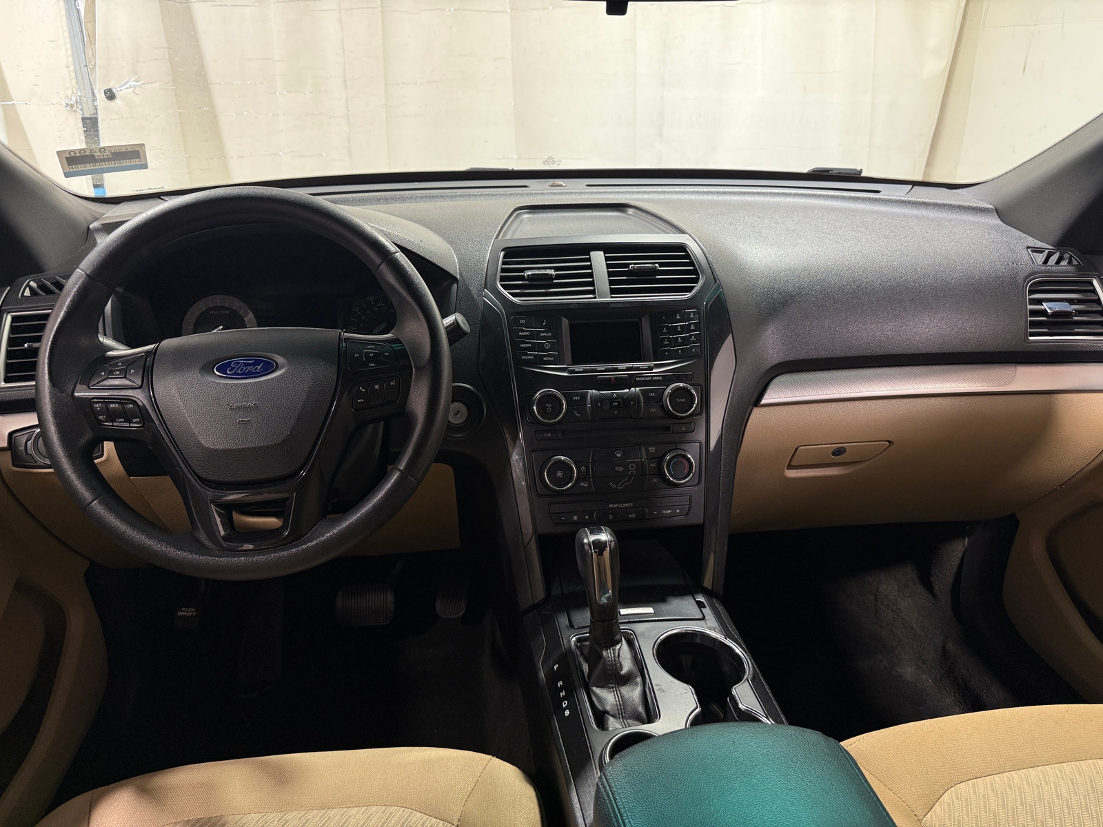 Thumbnail: 2016 Ford Explorer - 3