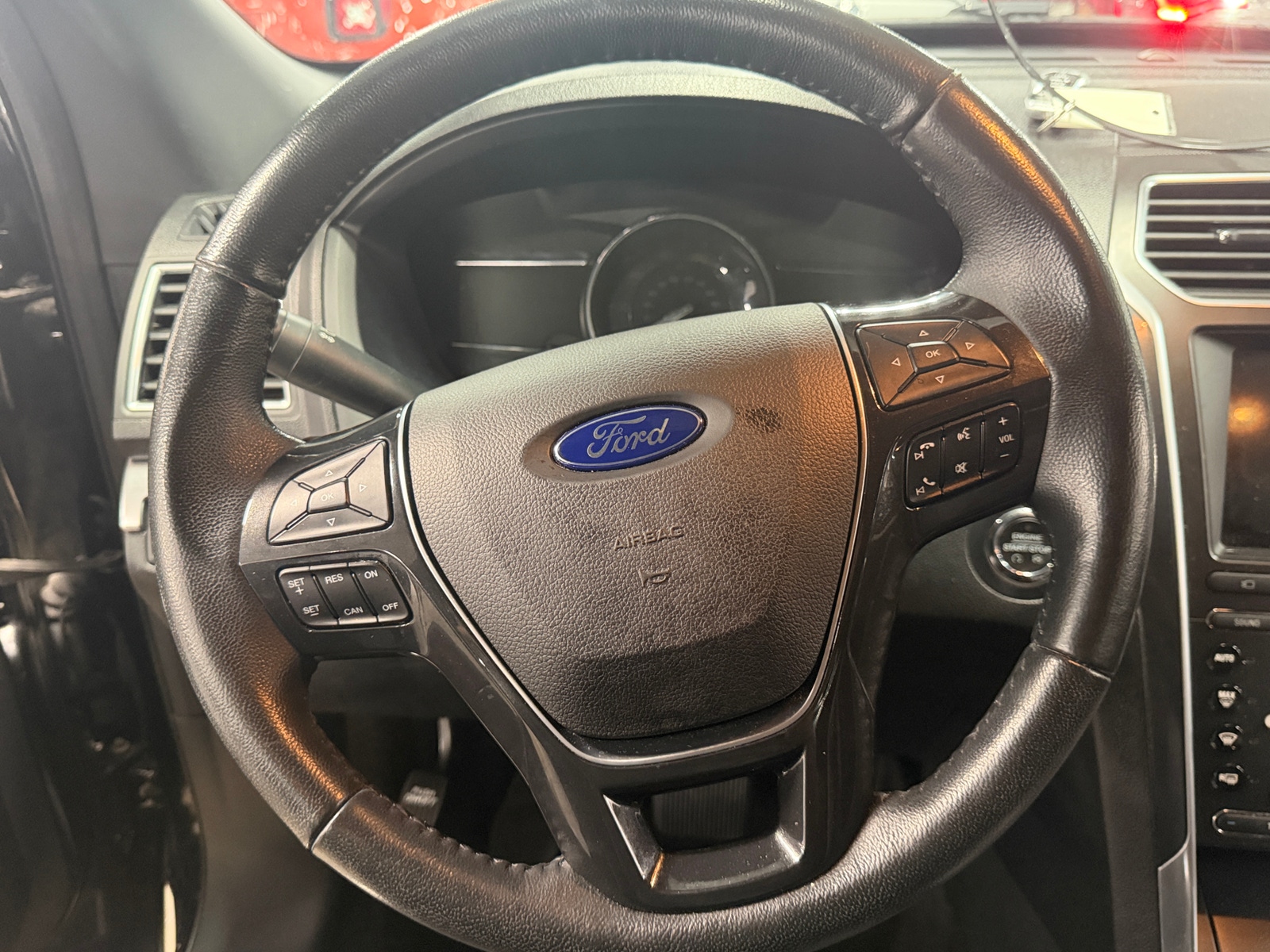 Thumbnail: 2017 Ford Explorer - 4
