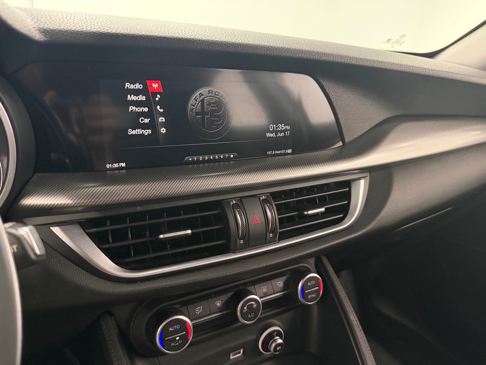 Thumbnail: 2018 Alfa Romeo Stelvio - 3
