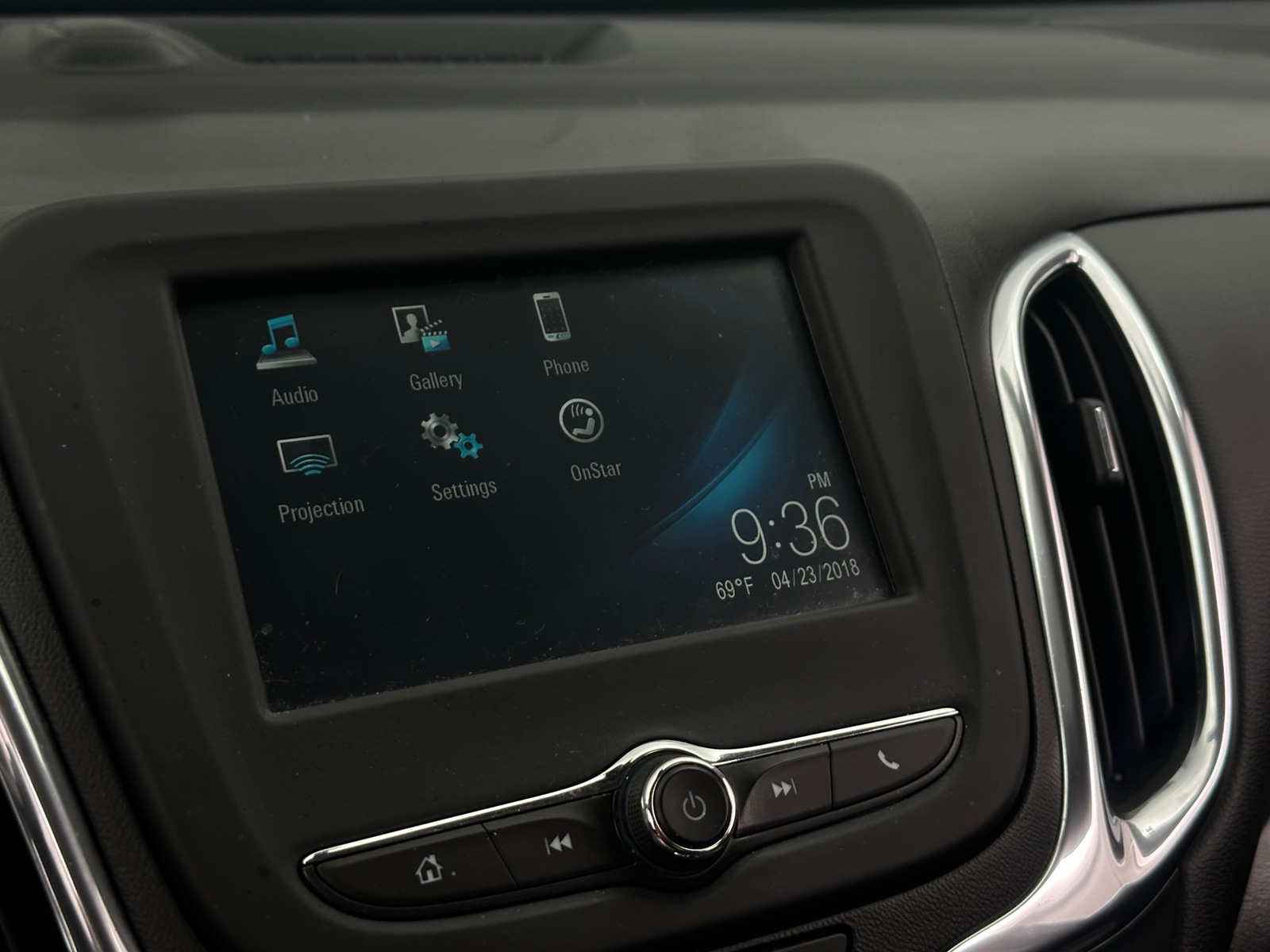 Thumbnail: 2018 Chevrolet Equinox - 4