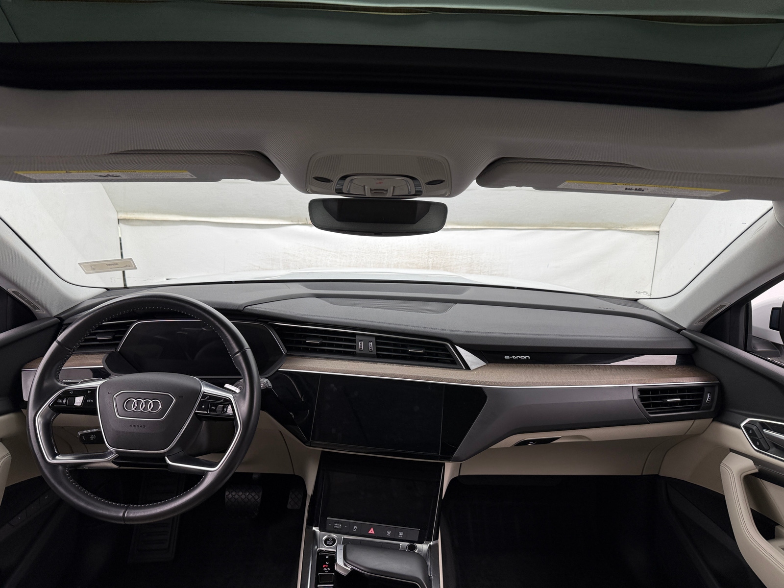 Thumbnail: 2021 Audi e-tron - 2
