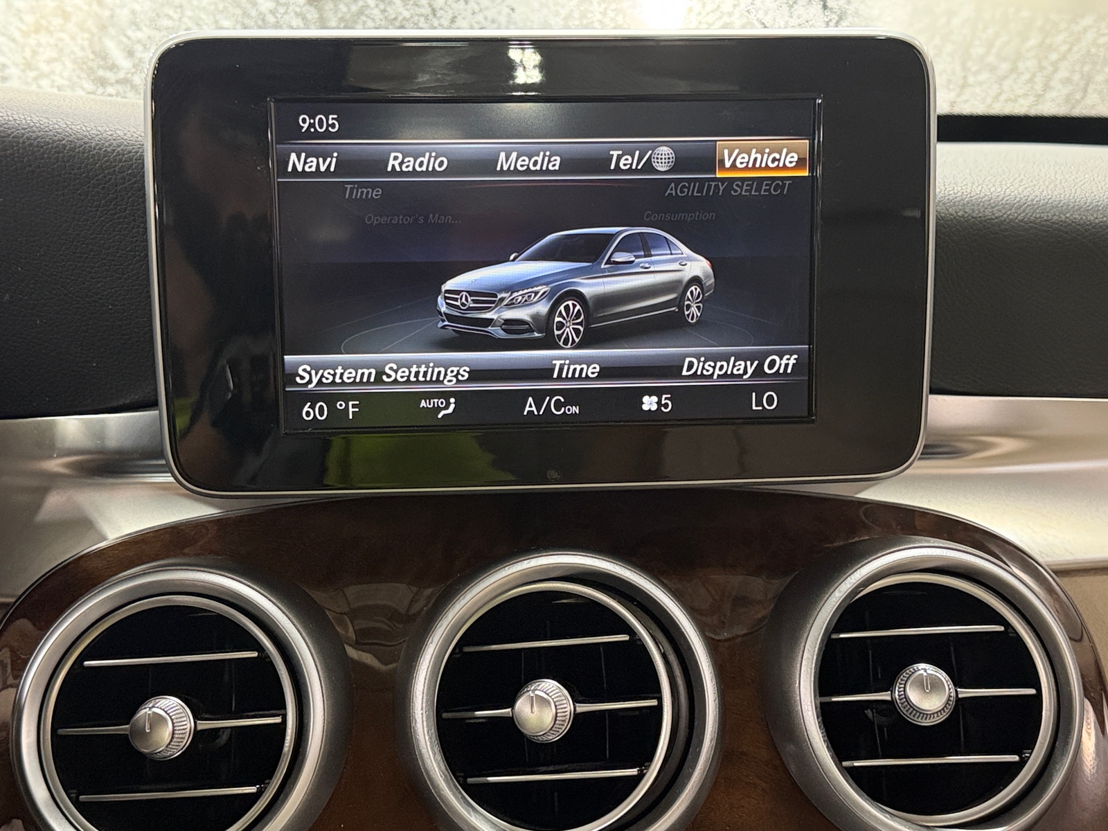 Thumbnail: 2015 Mercedes-Benz C-Class - 3