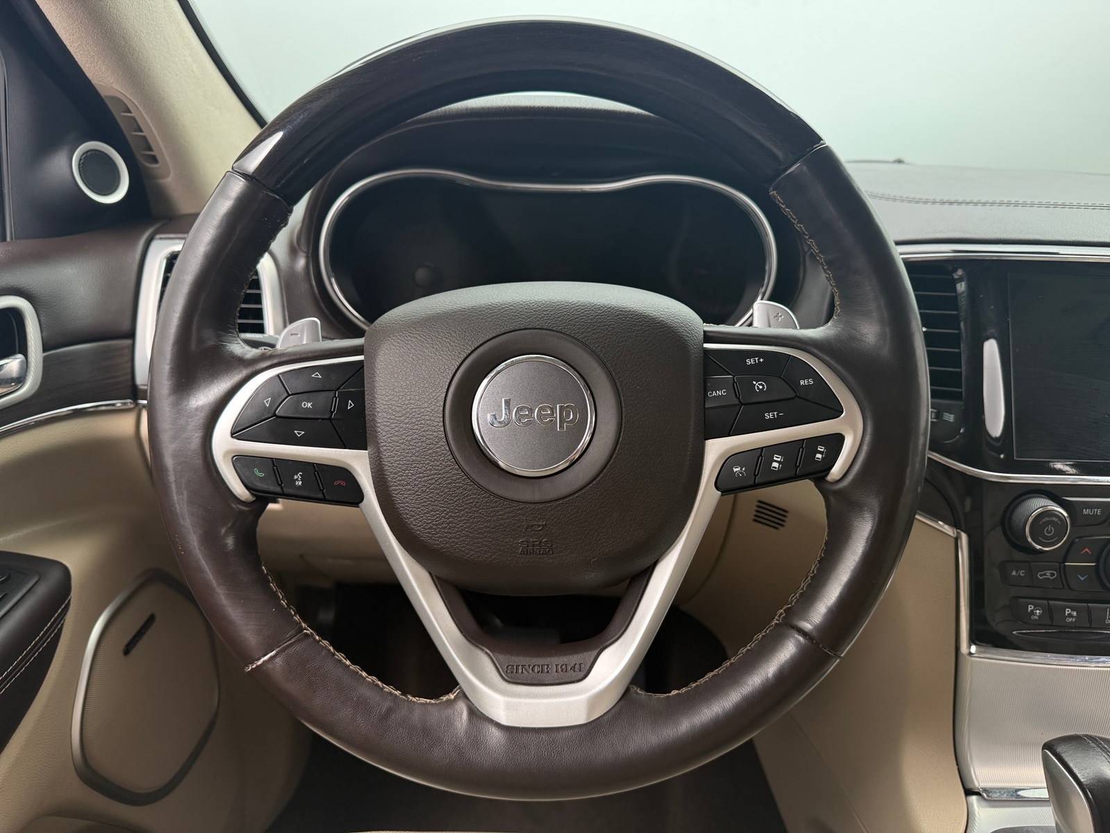 Thumbnail: 2020 Jeep Grand Cherokee - 4