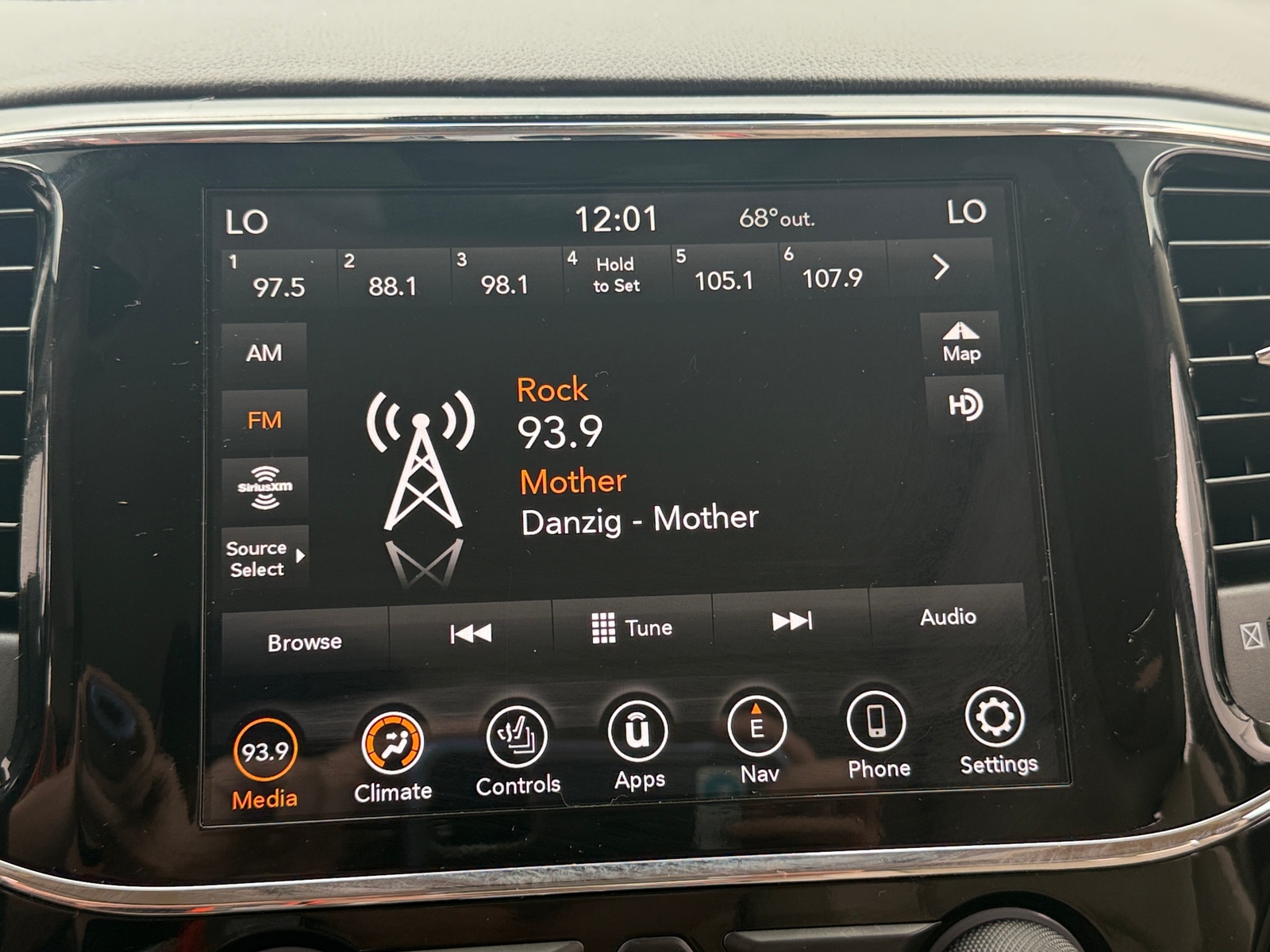 Thumbnail: 2020 Jeep Grand Cherokee - 3
