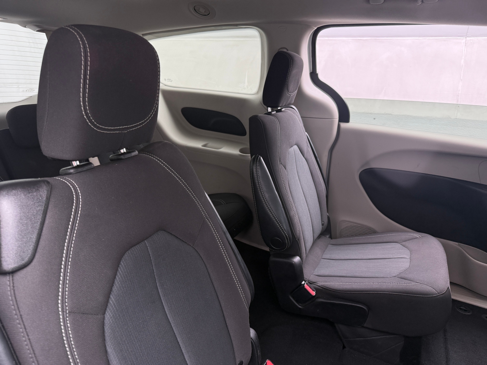 Thumbnail: 2023 Chrysler Voyager - 6
