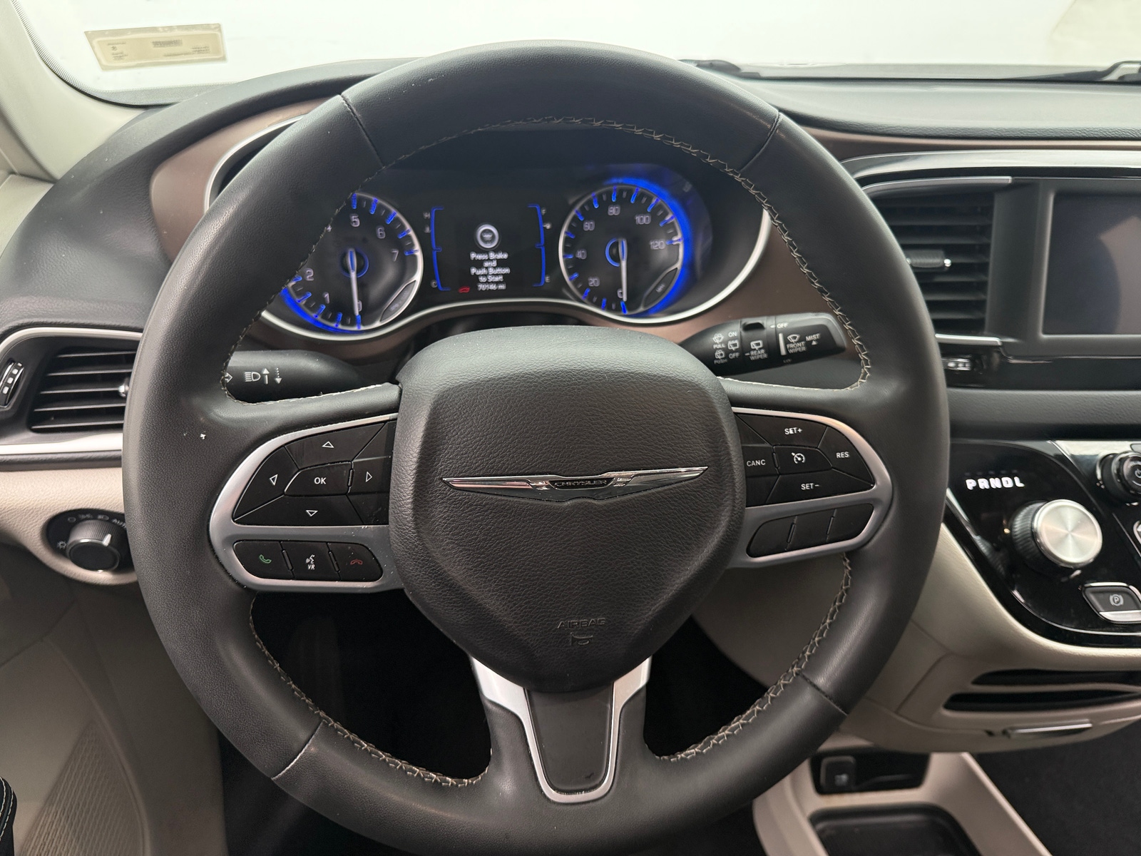 Thumbnail: 2023 Chrysler Voyager - 5