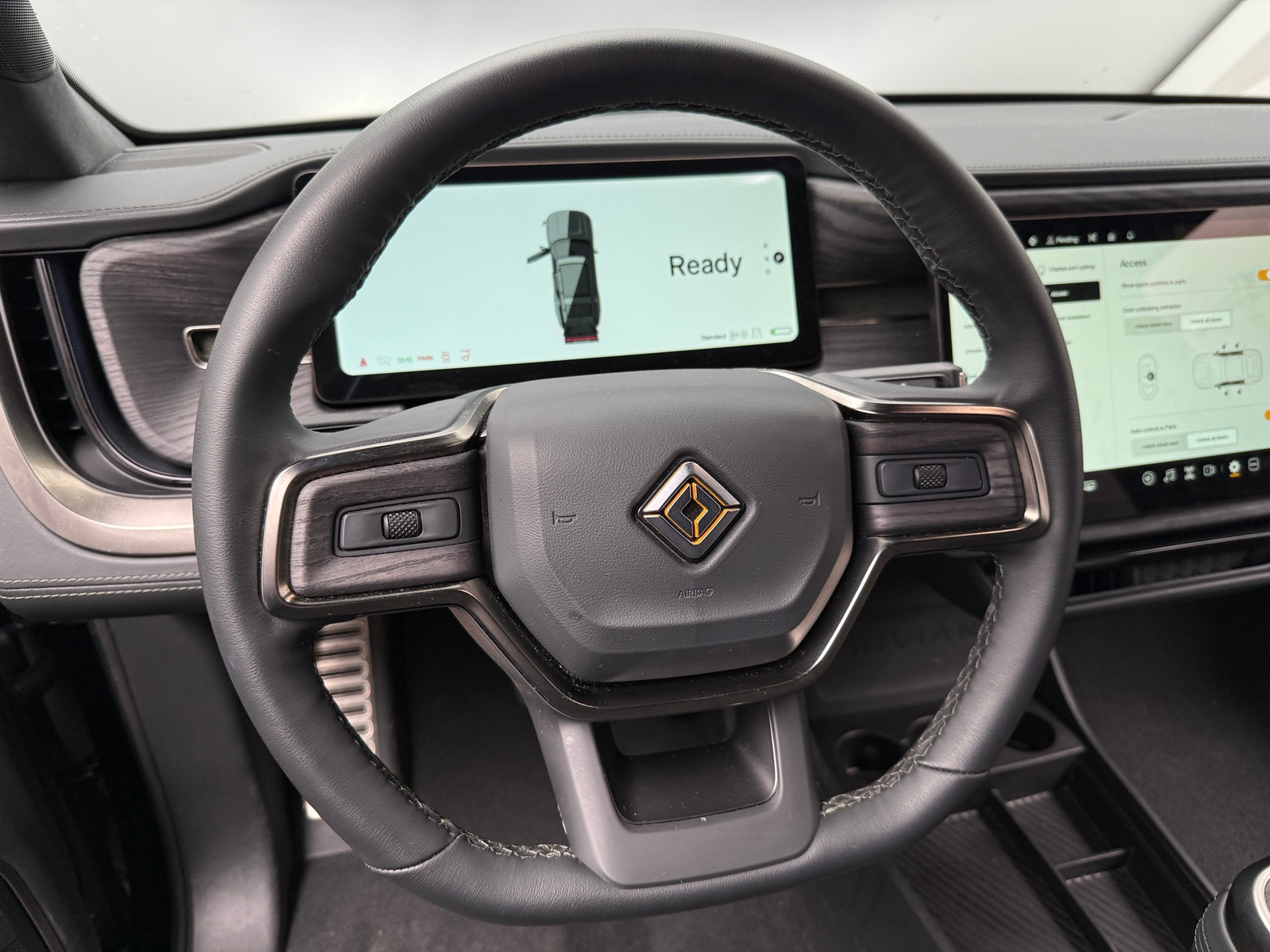 Thumbnail: 2023 Rivian R1S - 4