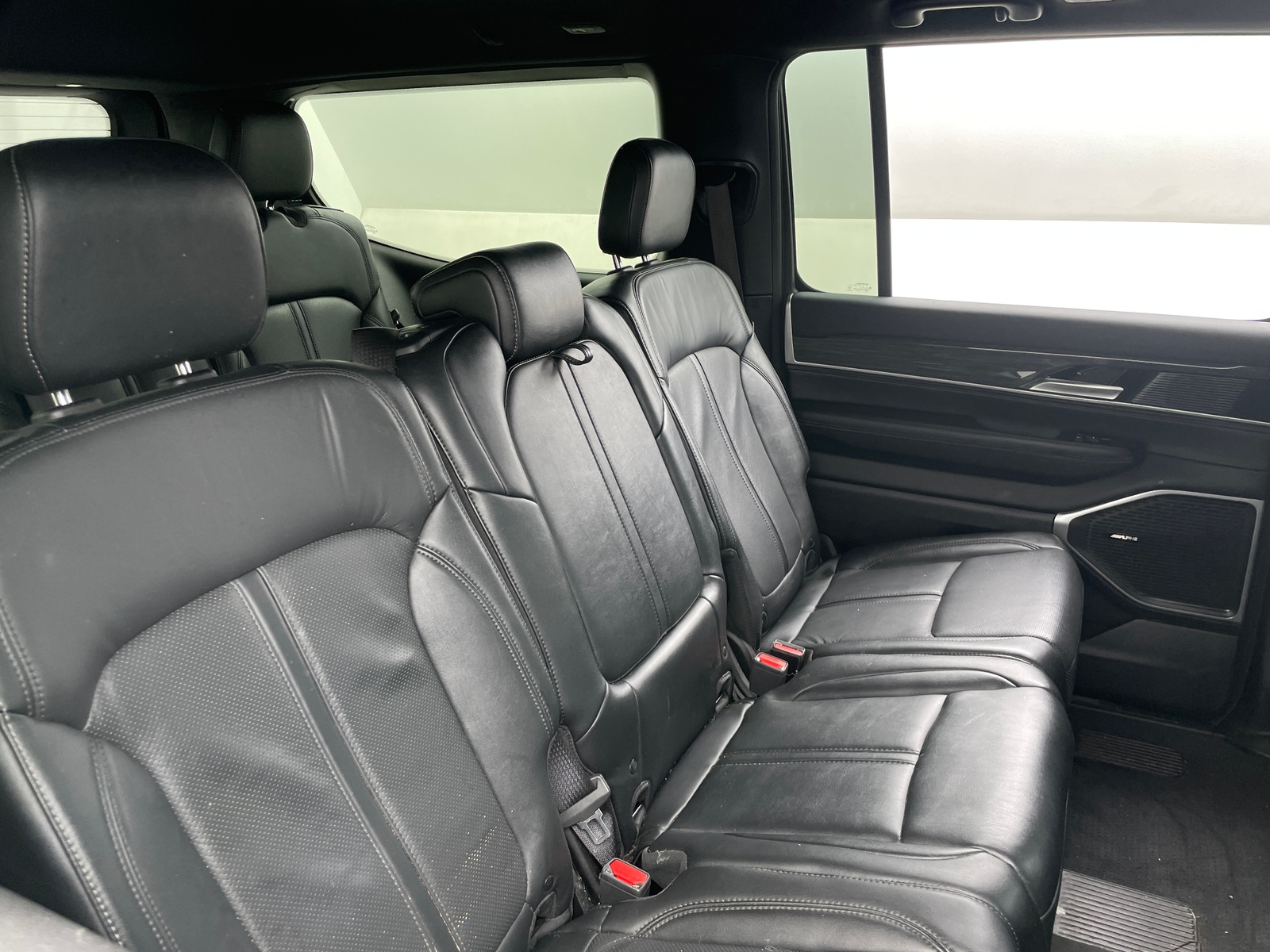 Thumbnail: 2022 Jeep Wagoneer - 6