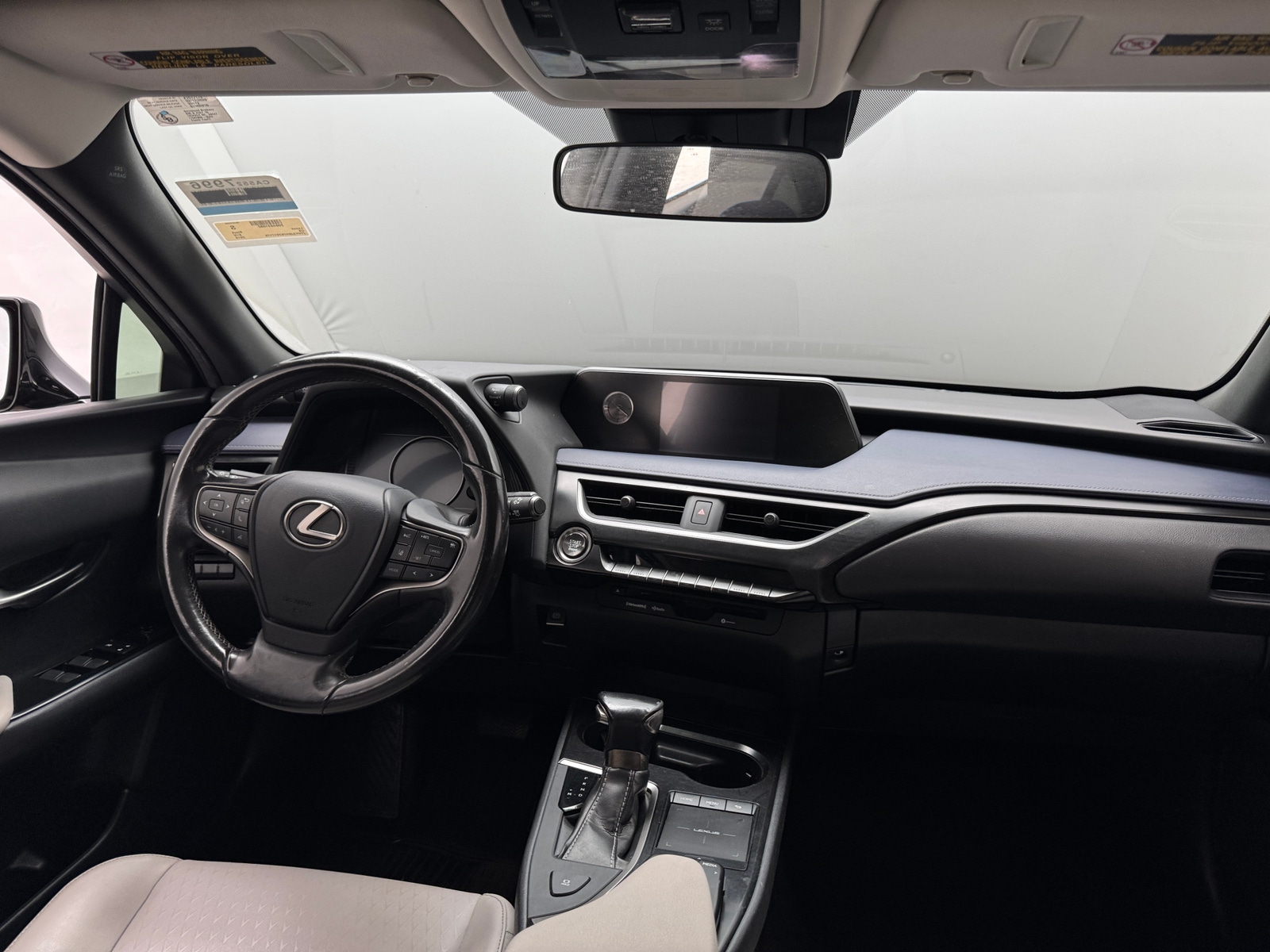 Thumbnail: 2019 Lexus UX - 2