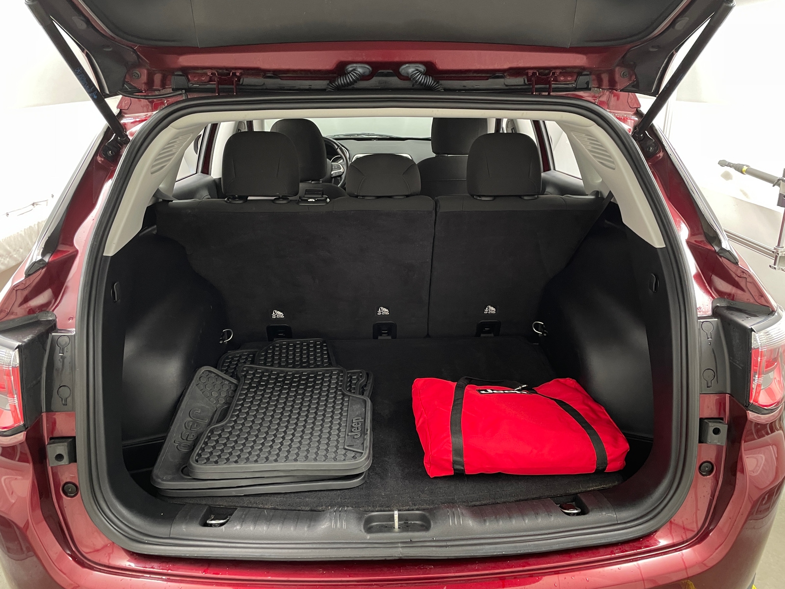 Thumbnail: 2020 Jeep Compass - 7