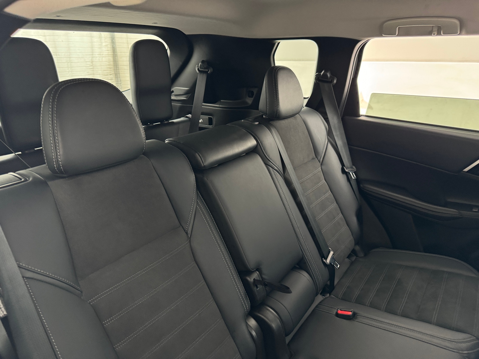 Thumbnail: 2024 Mitsubishi Outlander - 6