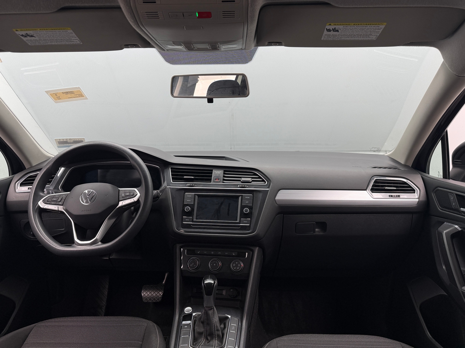 Thumbnail: 2022 Volkswagen Tiguan - 3
