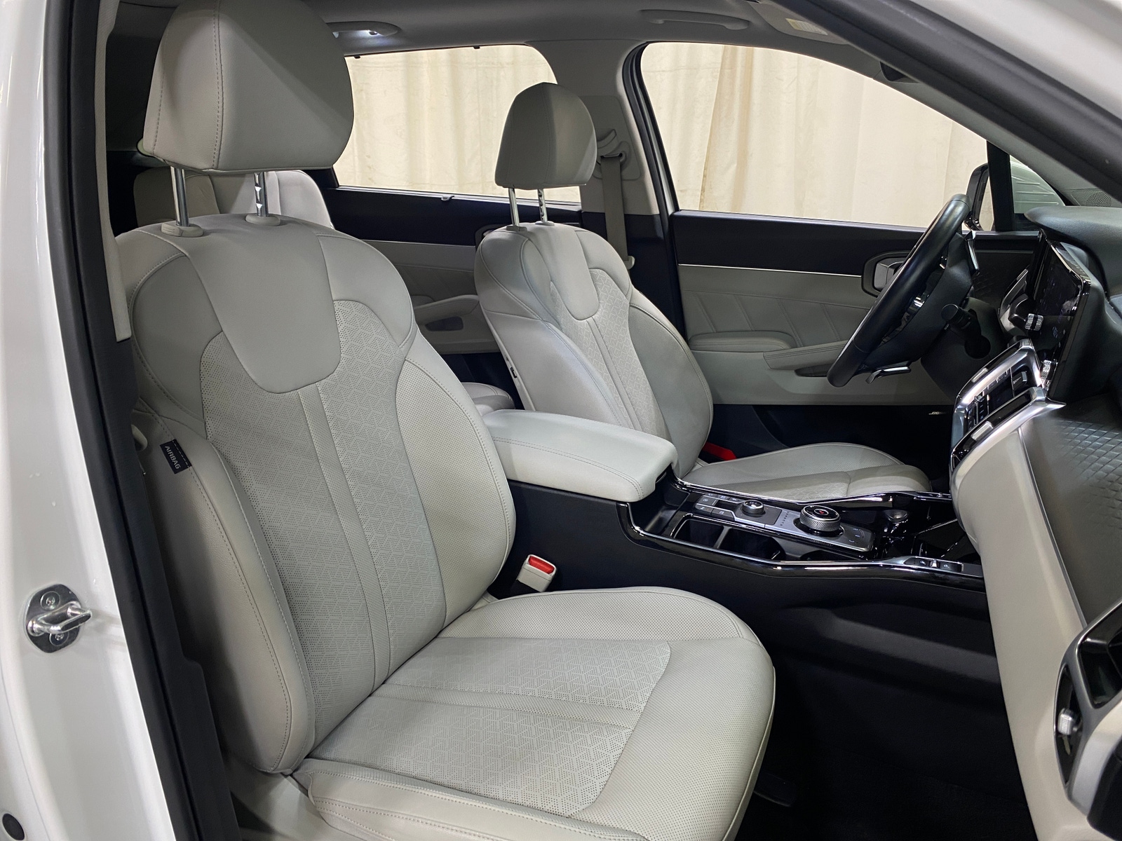 Thumbnail: 2023 Kia Sorento - 2