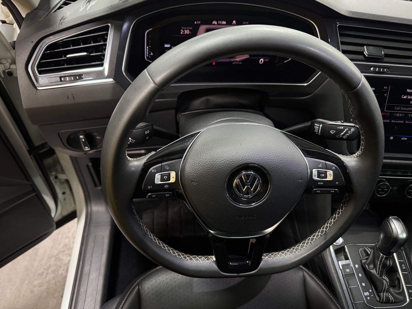 Thumbnail: 2021 Volkswagen Tiguan - 4