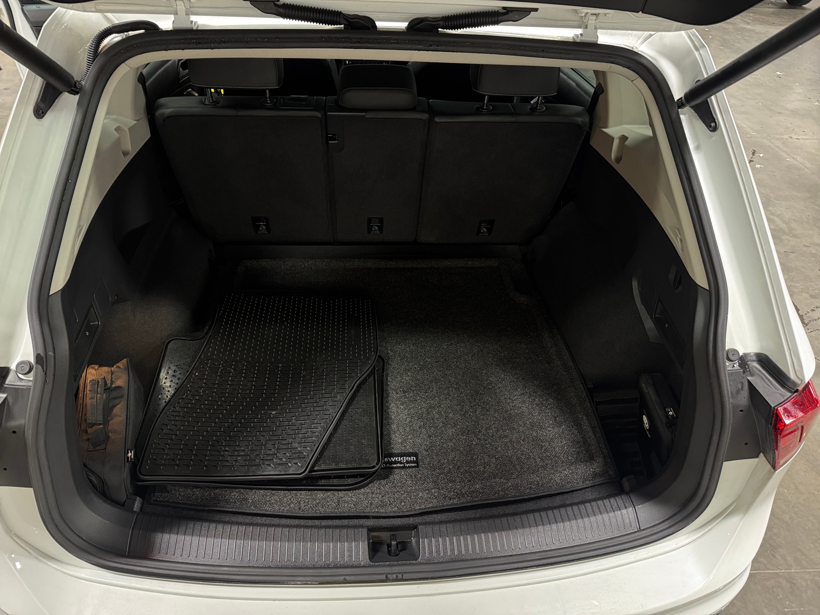 Thumbnail: 2021 Volkswagen Tiguan - 6