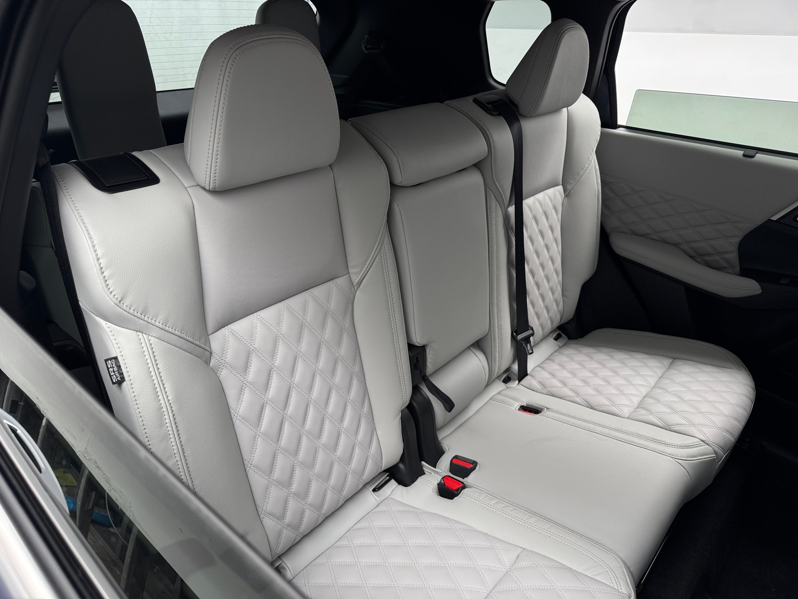 Thumbnail: 2024 Mitsubishi Outlander - 5