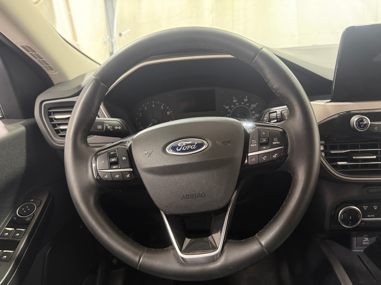 Thumbnail: 2022 Ford Escape - 4