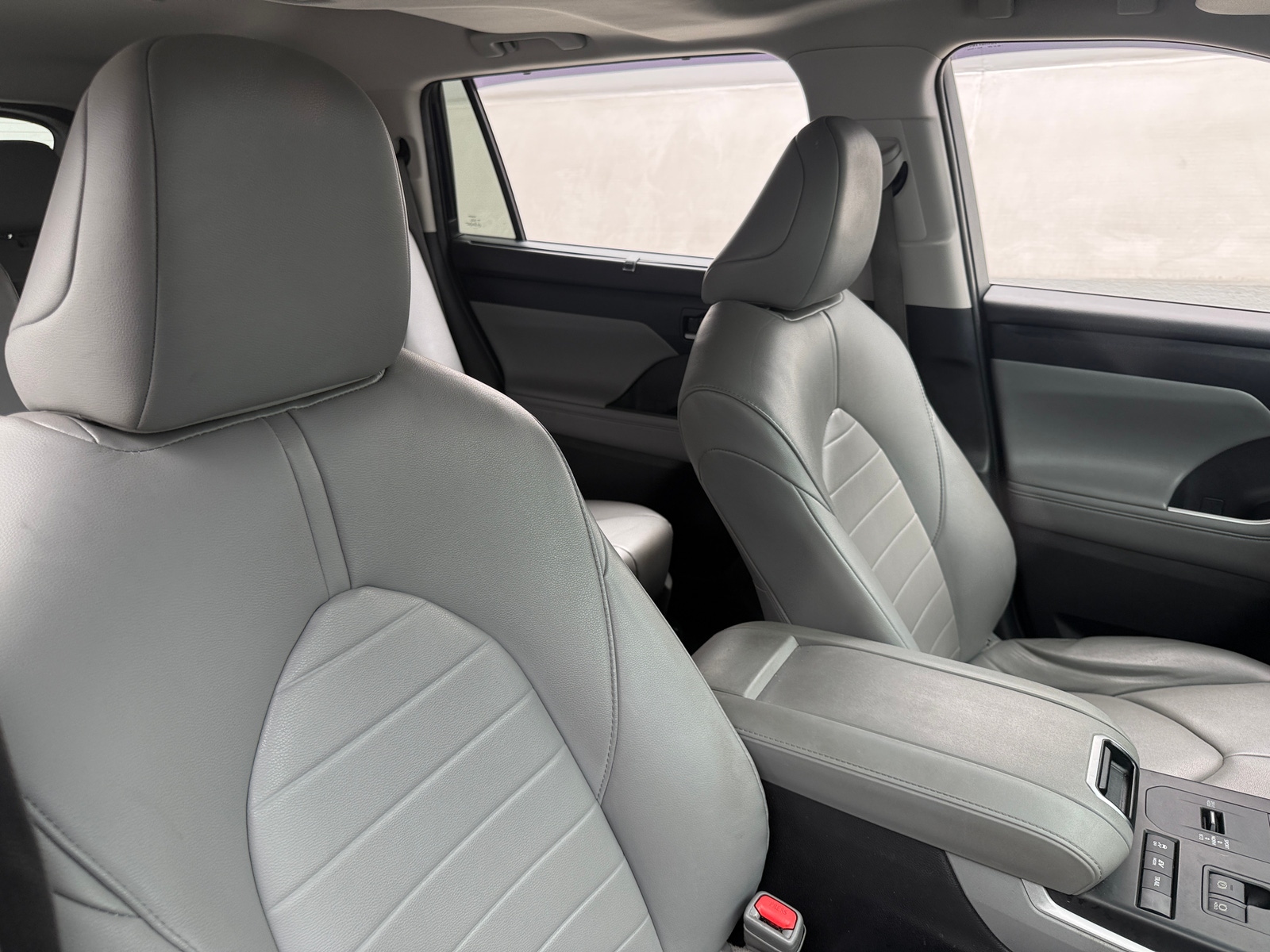 Thumbnail: 2021 Toyota Highlander - 2