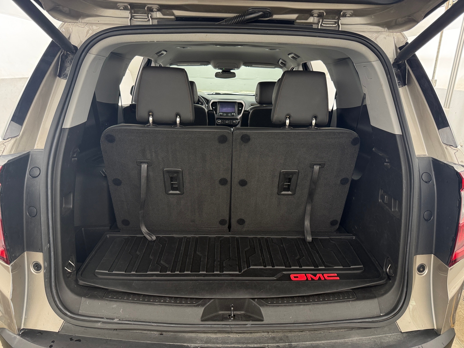 Thumbnail: 2023 GMC Acadia - 6