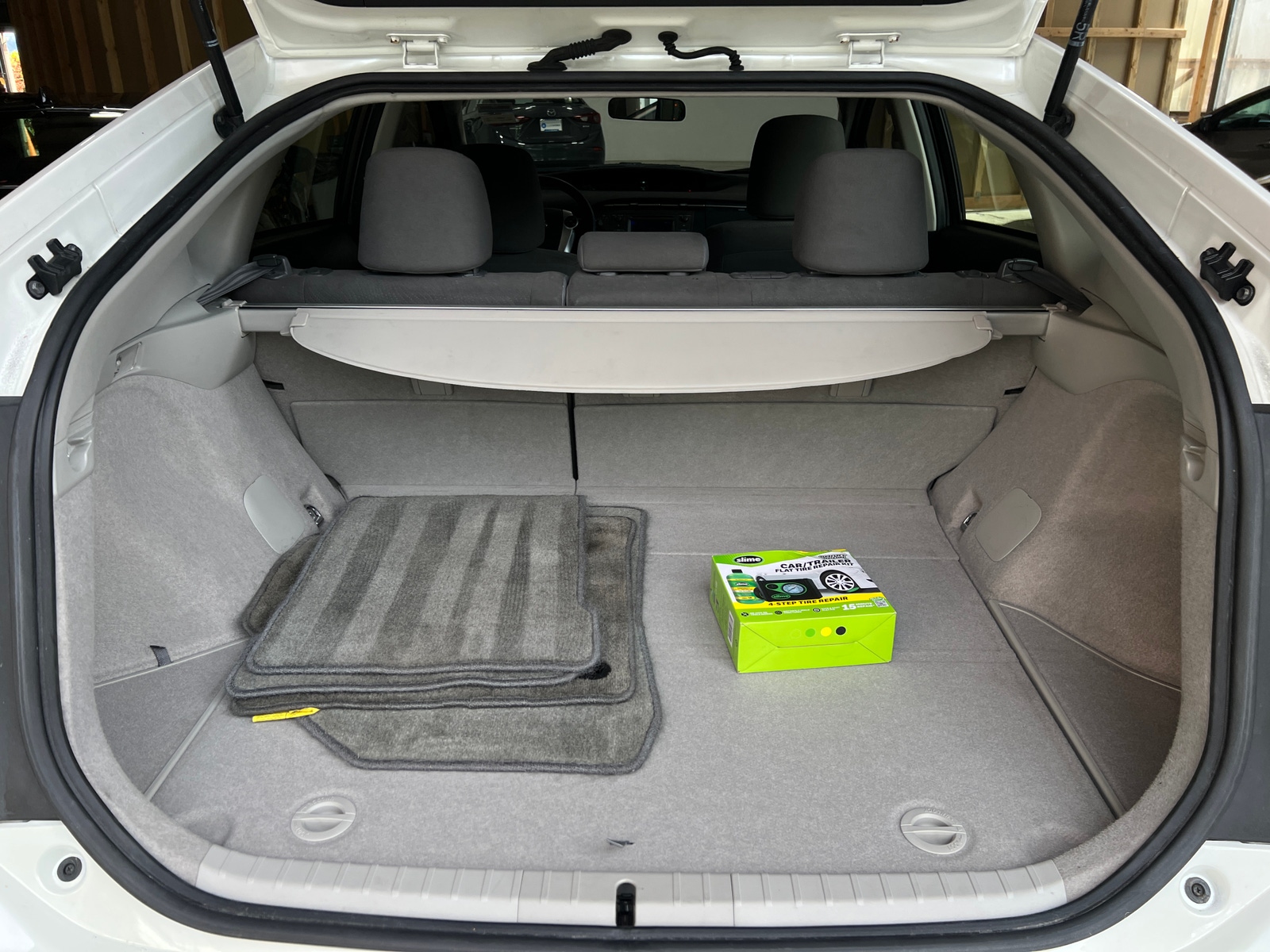 Thumbnail: 2012 Toyota Prius - 7