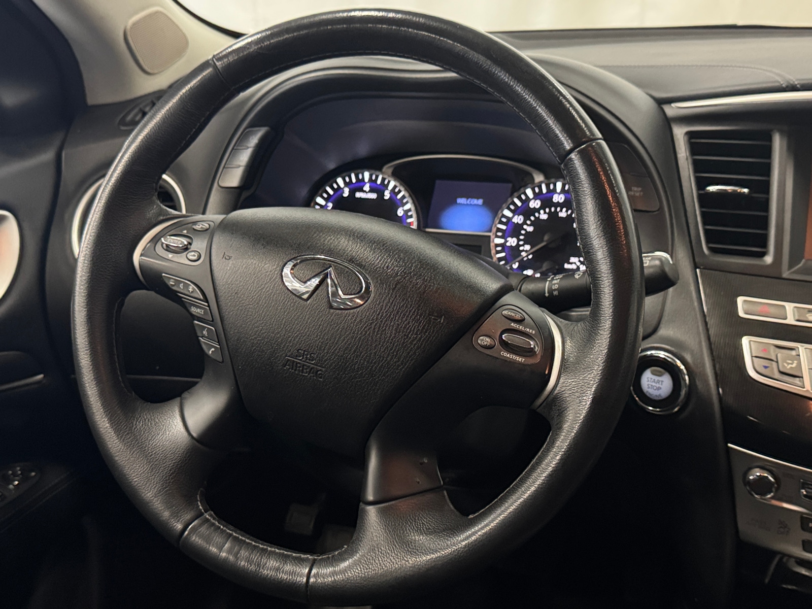 Thumbnail: 2017 INFINITI QX60 - 4