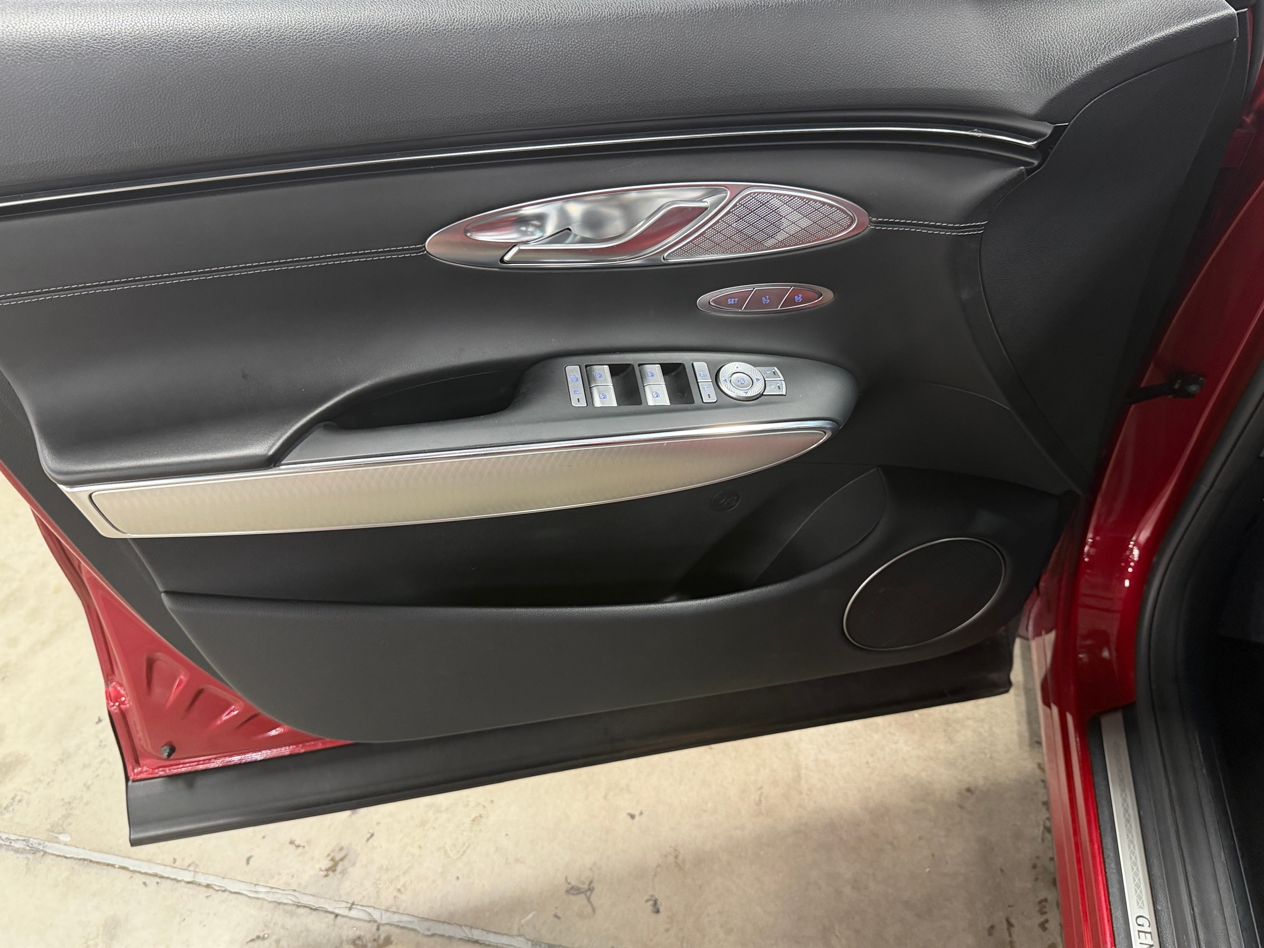 2023 GENESIS GV70 Standard