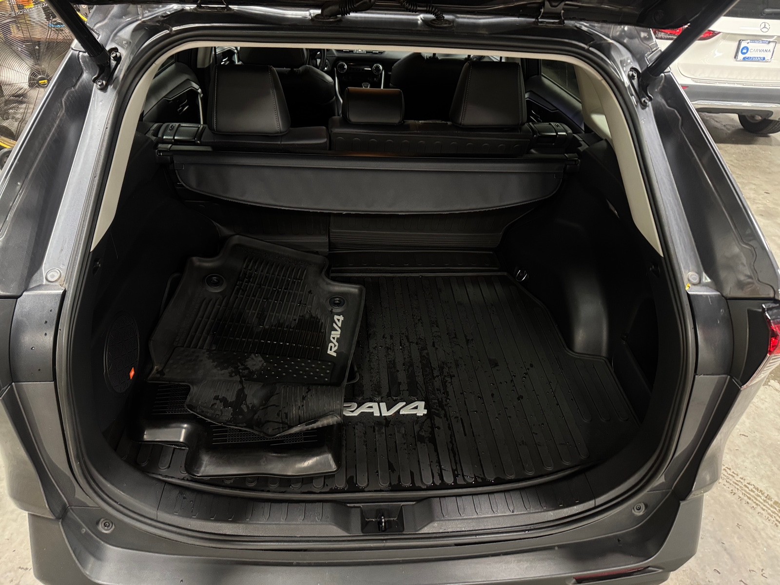 Thumbnail: 2020 Toyota RAV4 - 6