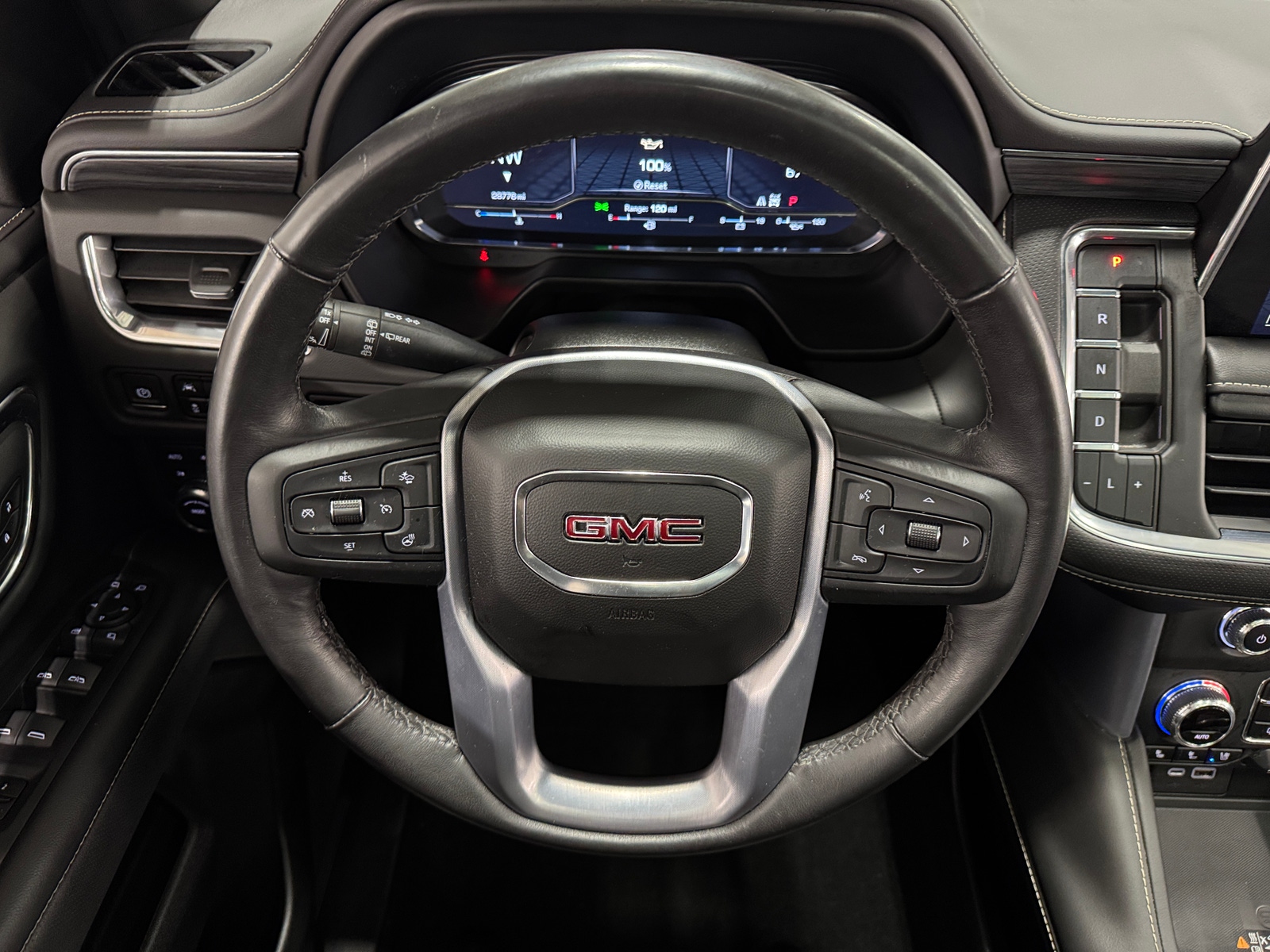 Thumbnail: 2022 GMC Yukon XL - 4