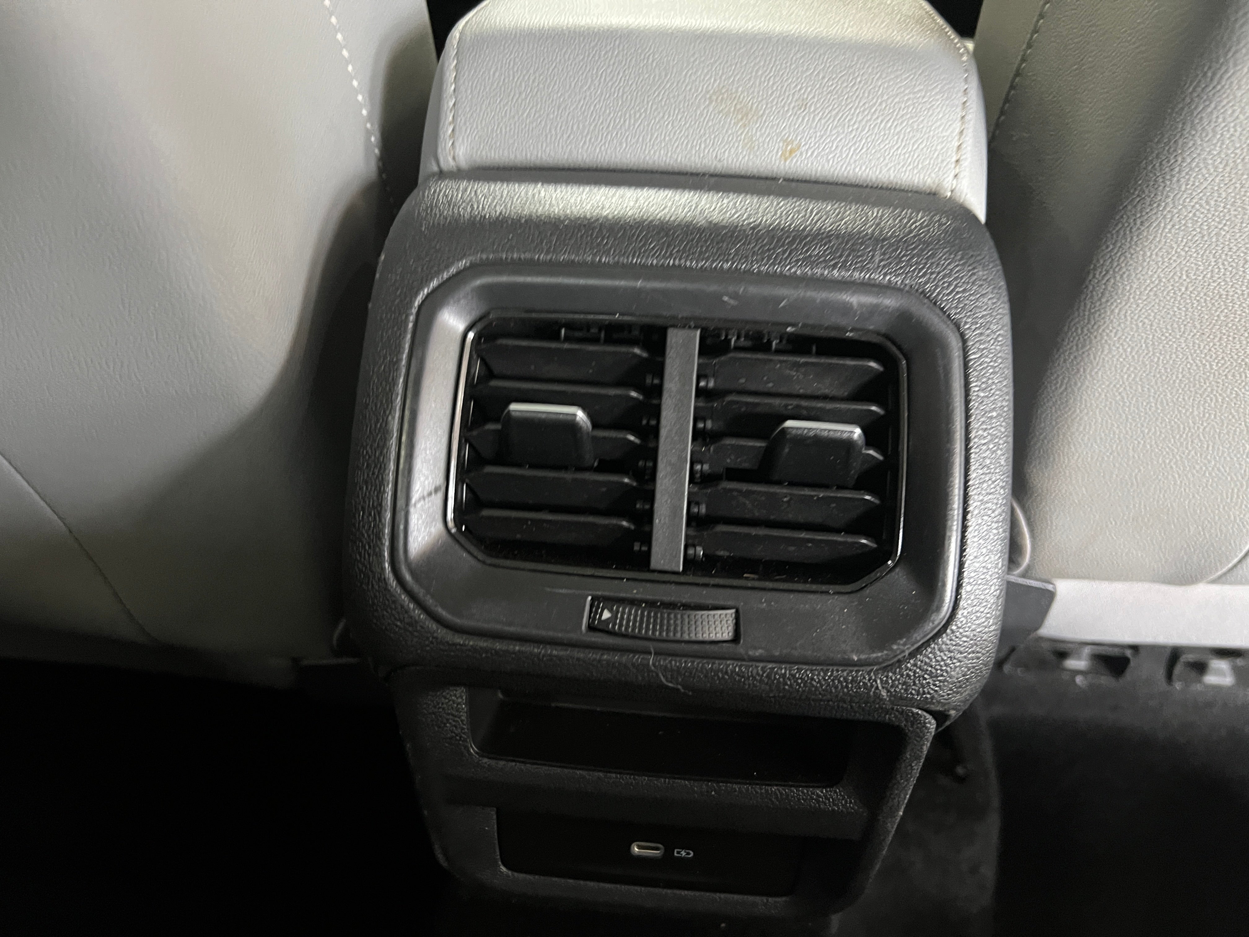 Used 2023 Volkswagen Taos SE with VIN 3VVEX7B2XPM323439 for sale in Pewaukee, WI