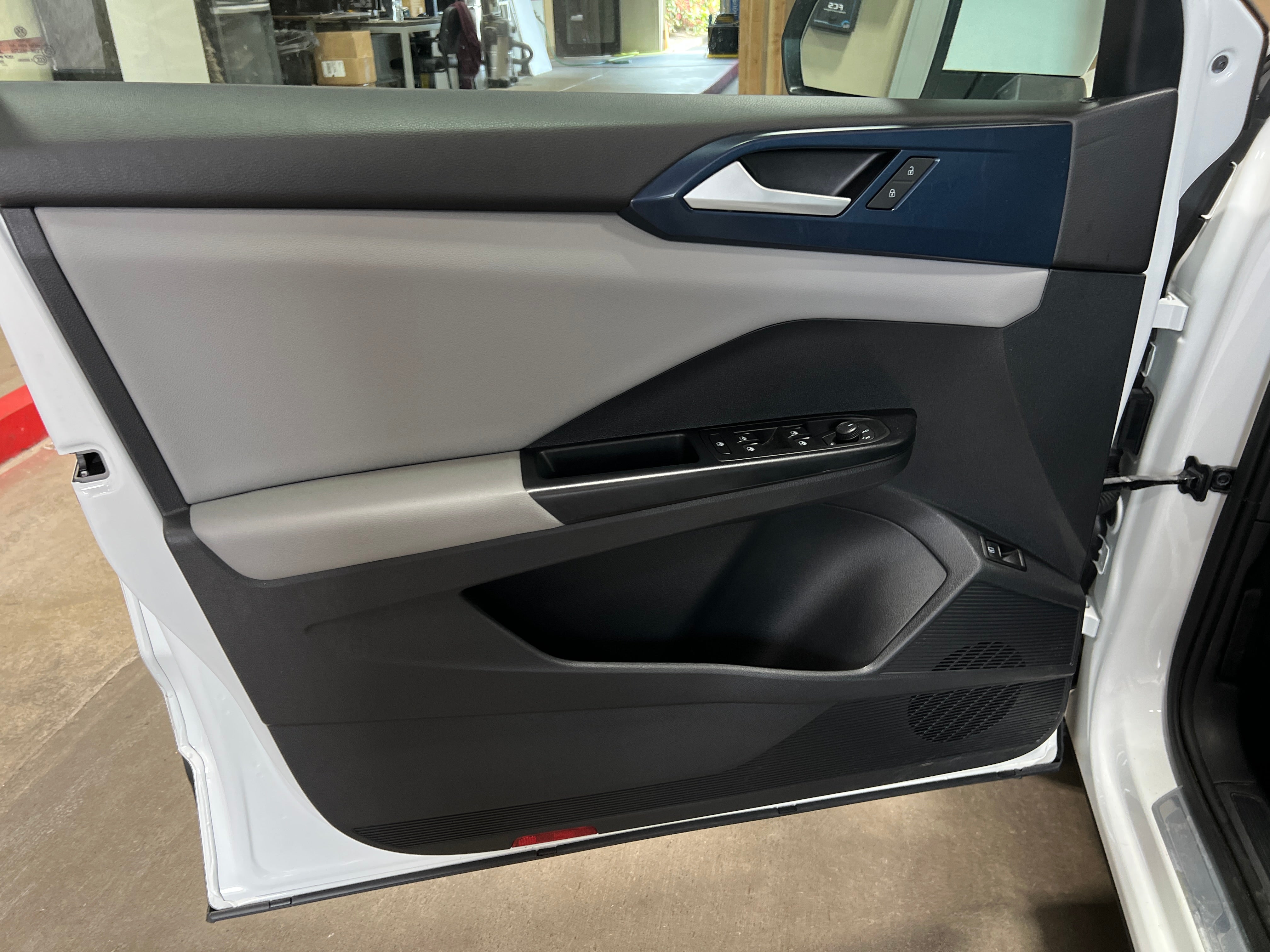 Used 2023 Volkswagen Taos SE with VIN 3VVEX7B2XPM323439 for sale in Auburn, WA
