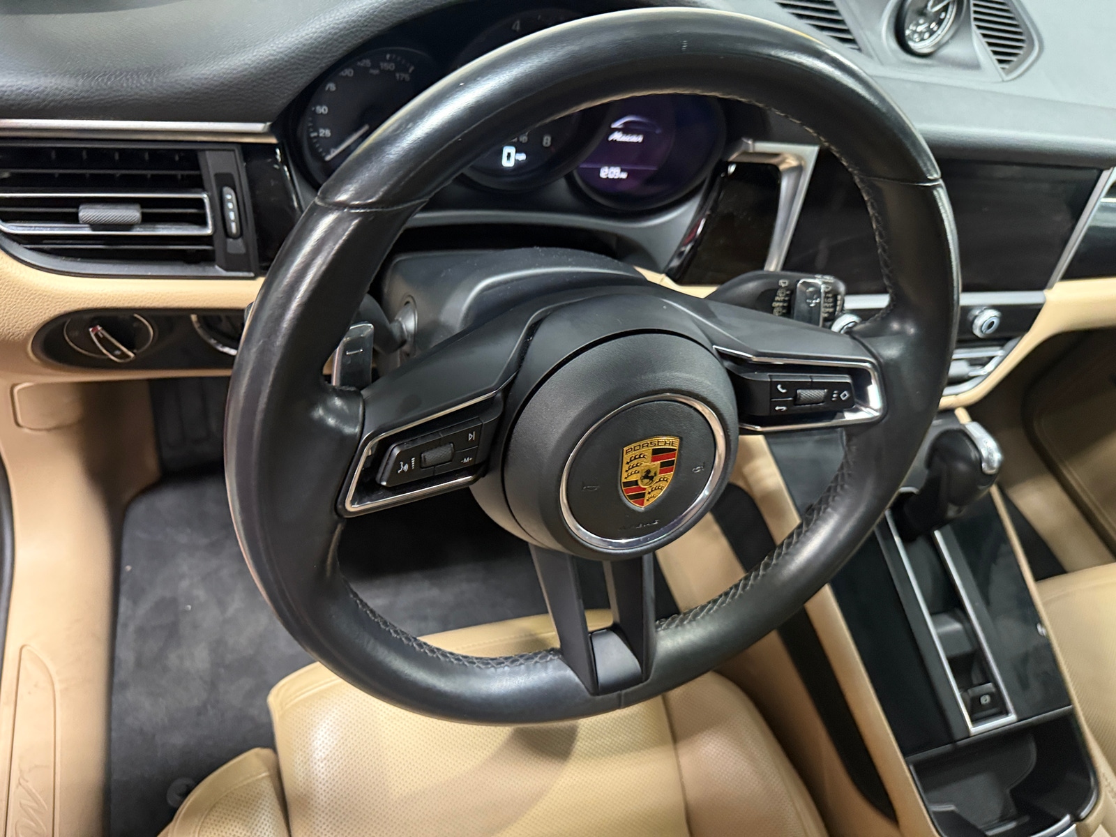 Thumbnail: 2022 Porsche Macan - 4