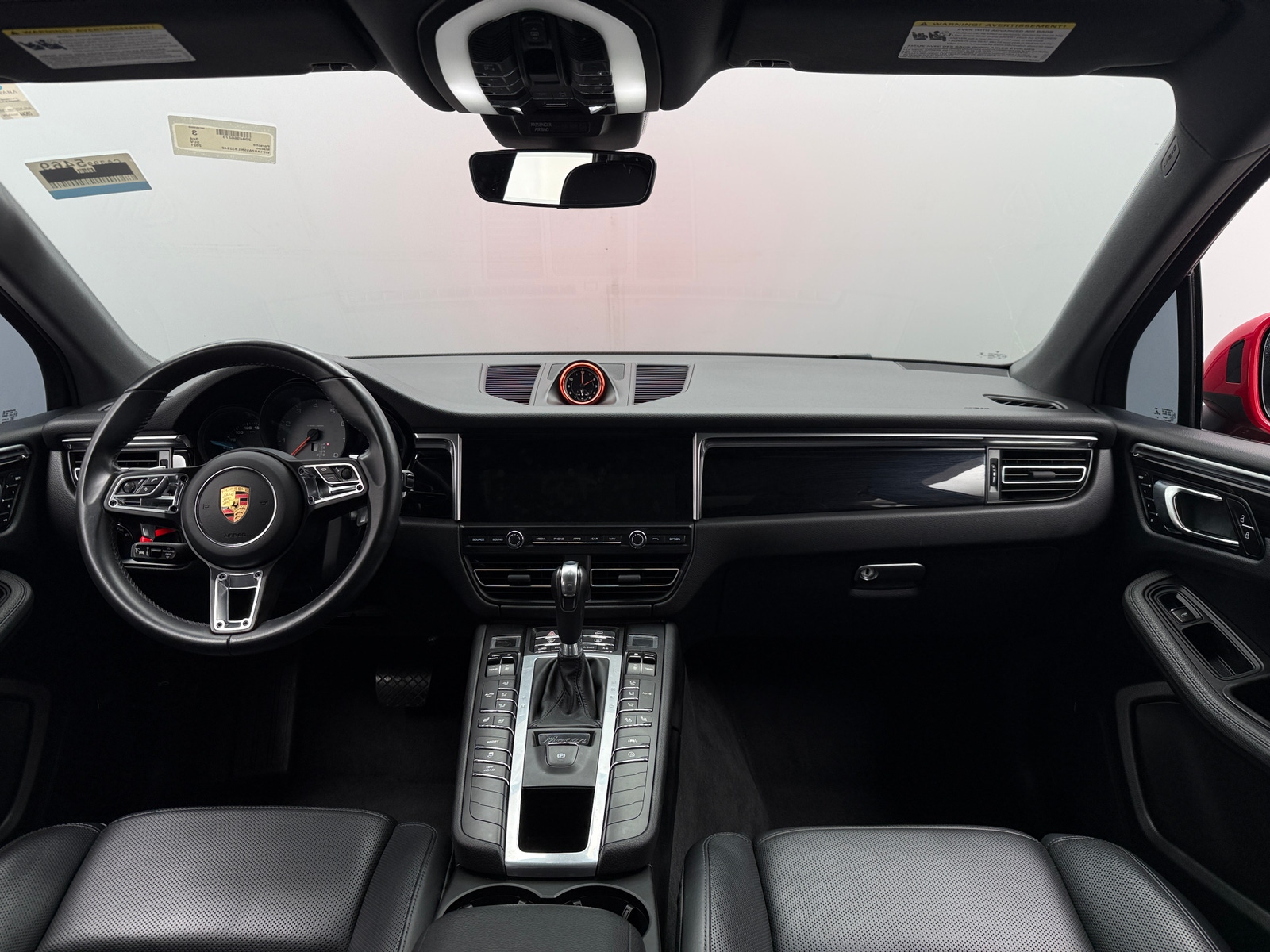 Thumbnail: 2021 Porsche Macan - 2