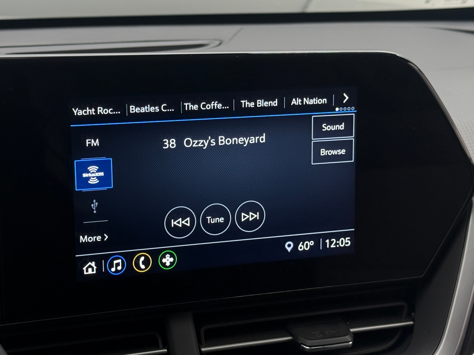 Thumbnail: 2026 Chevrolet Trax - 4