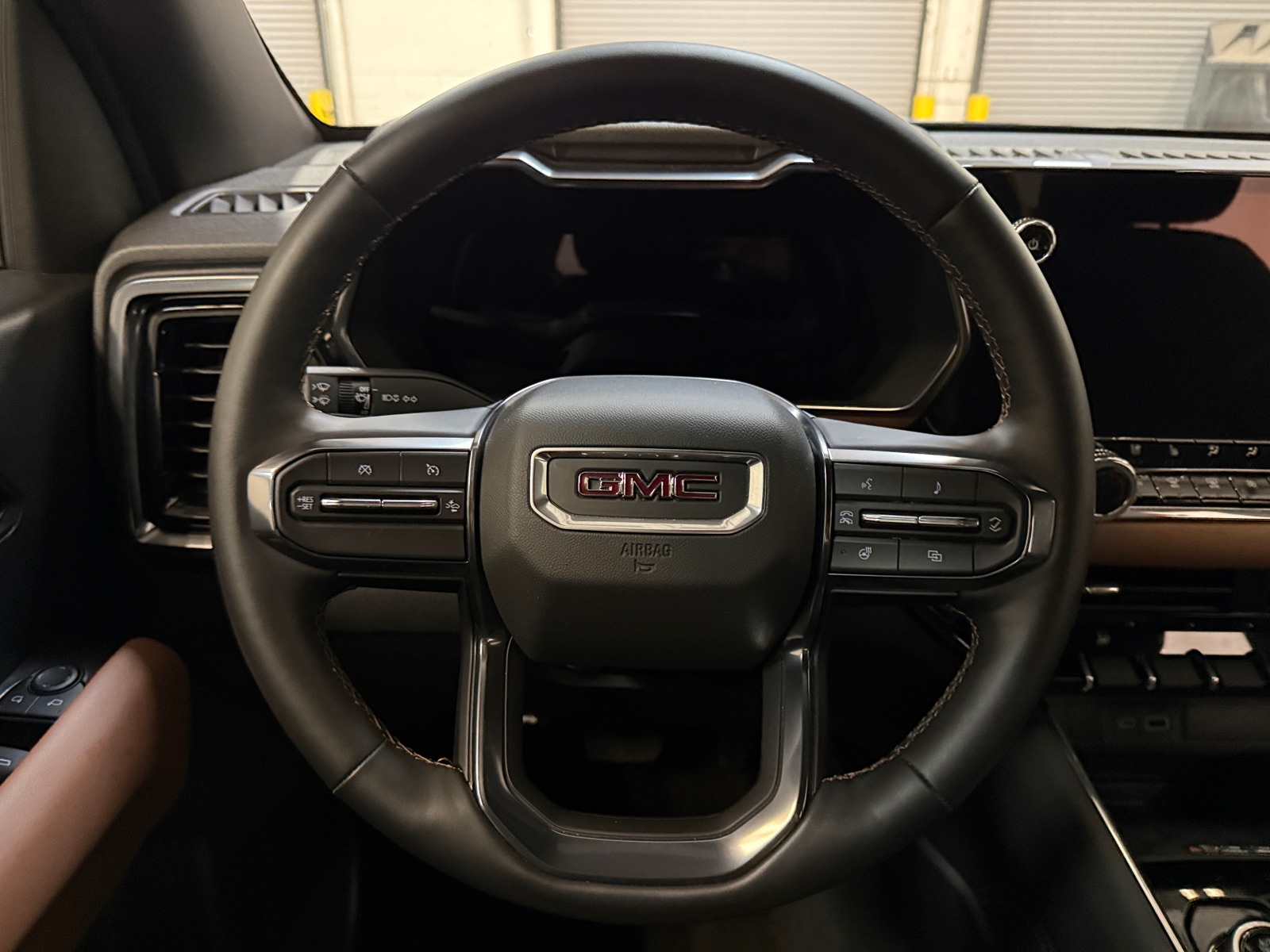 Thumbnail: 2025 GMC Canyon - 4