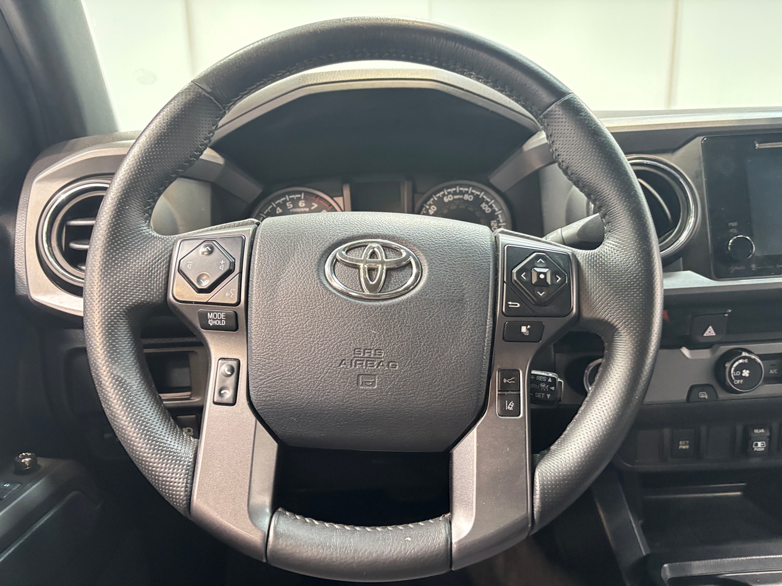 Thumbnail: 2018 Toyota Tacoma - 5
