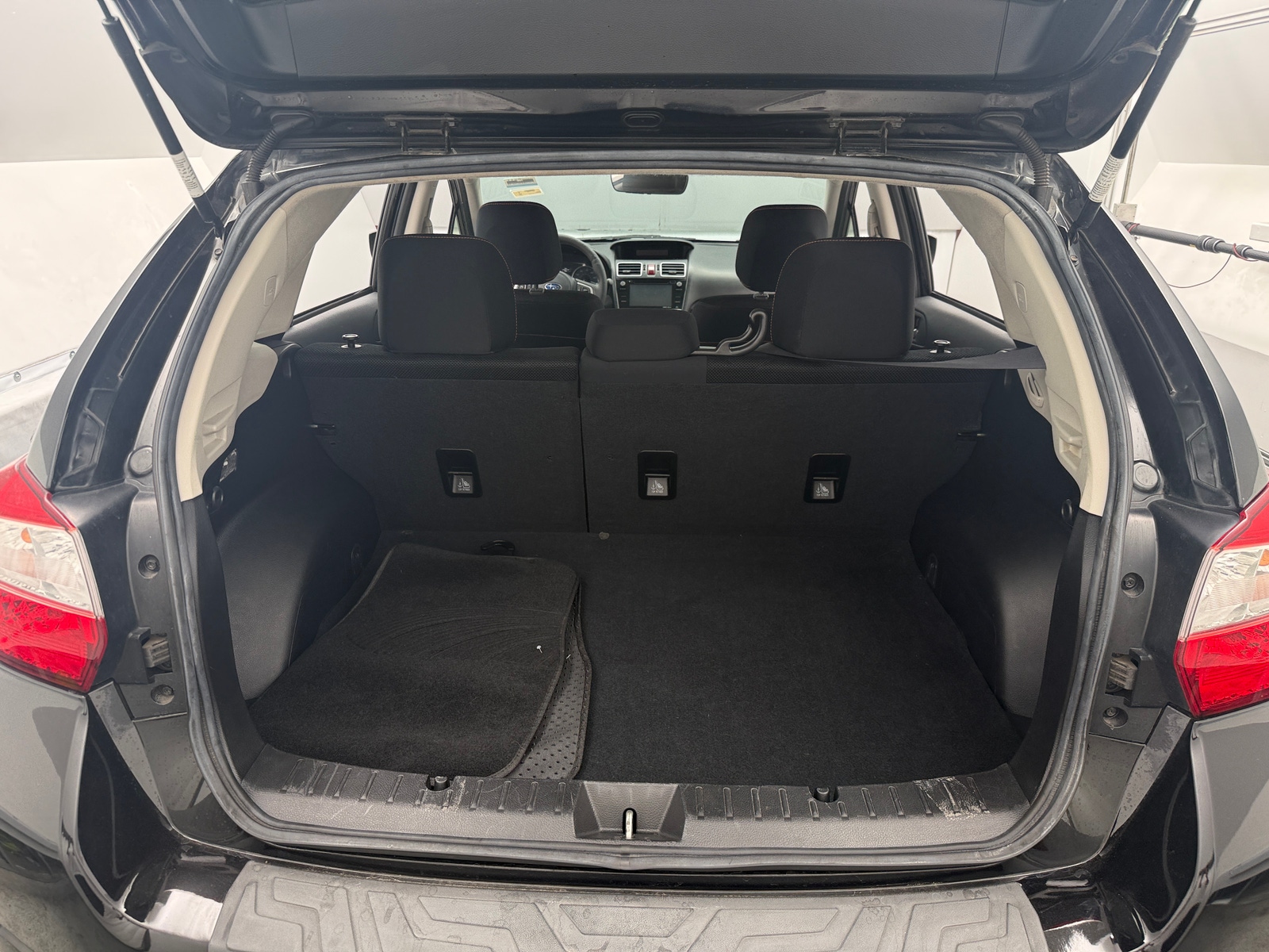 Thumbnail: 2017 Subaru Crosstrek - 7