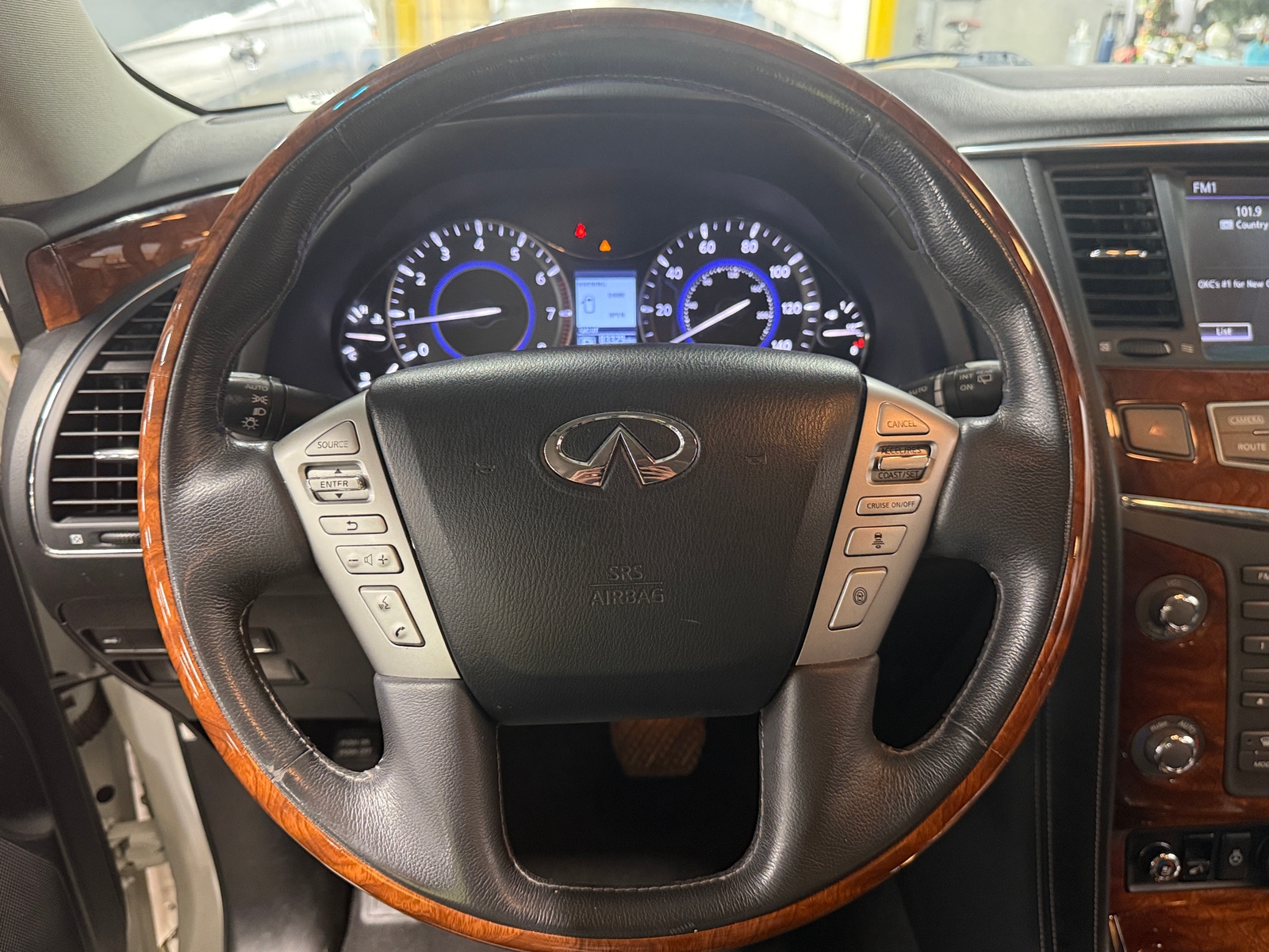 Thumbnail: 2017 INFINITI QX80 - 4