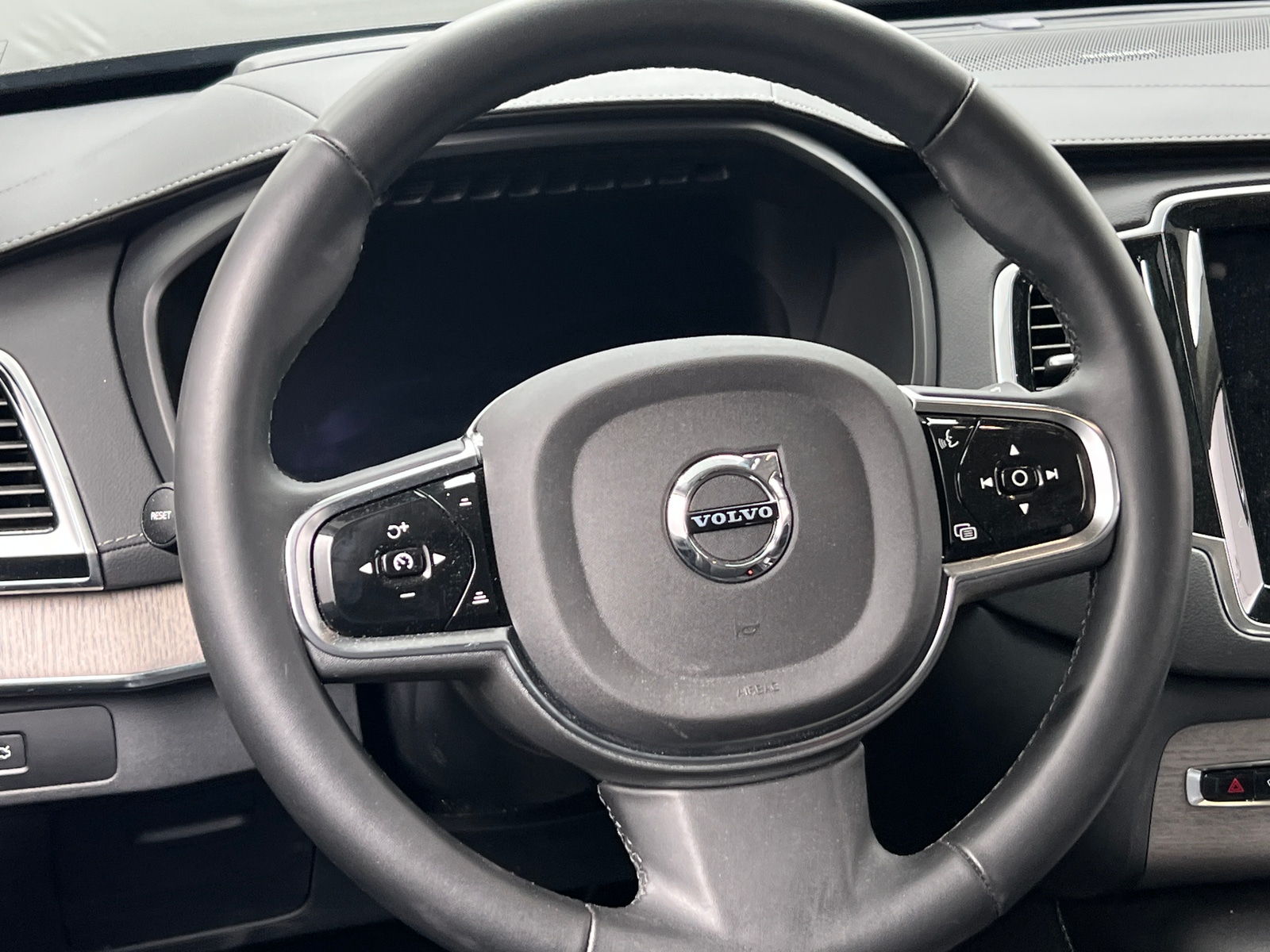 Thumbnail: 2024 Volvo XC90 - 4